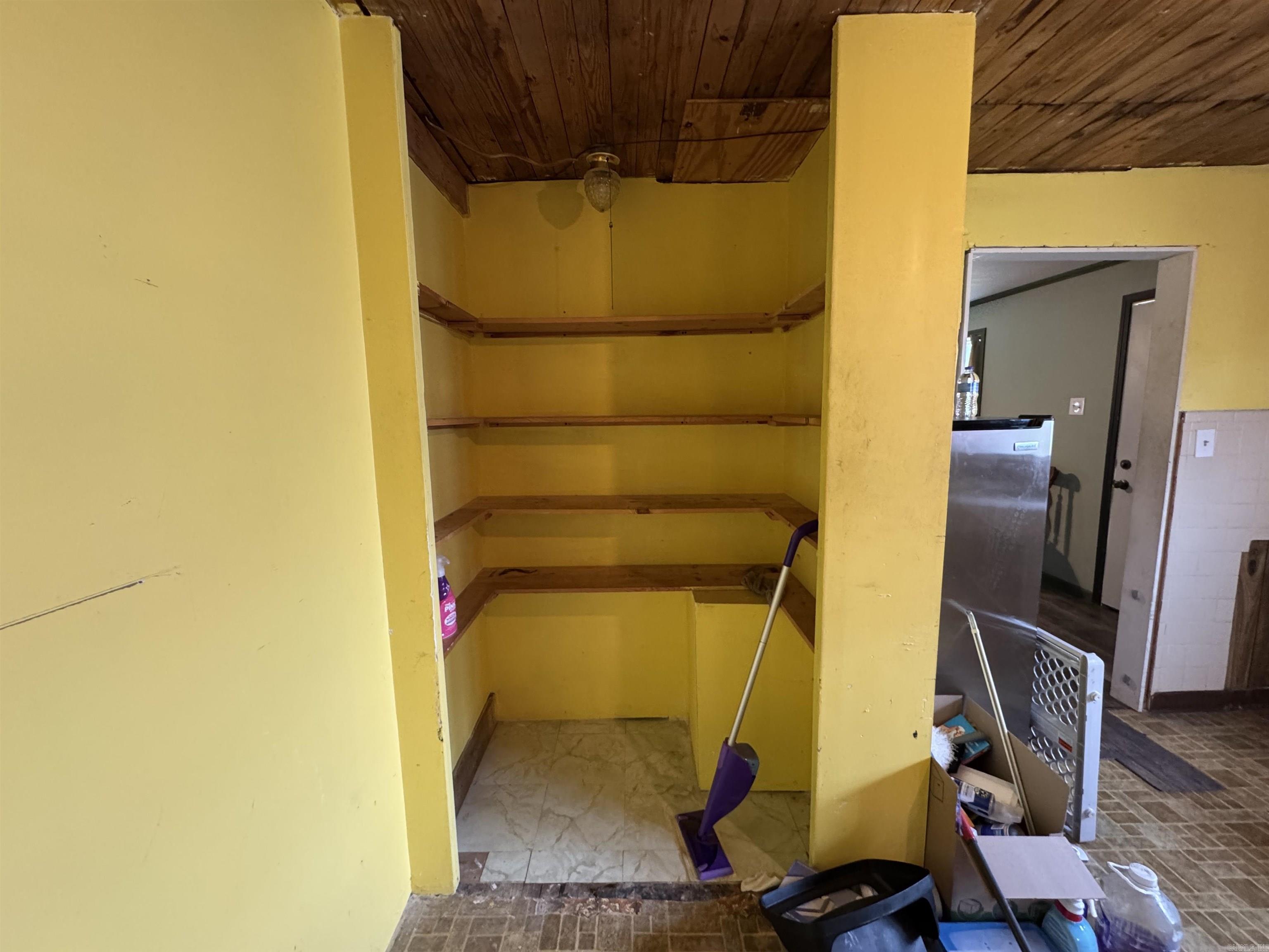 487 S Garfield Avenue Property Photo 33