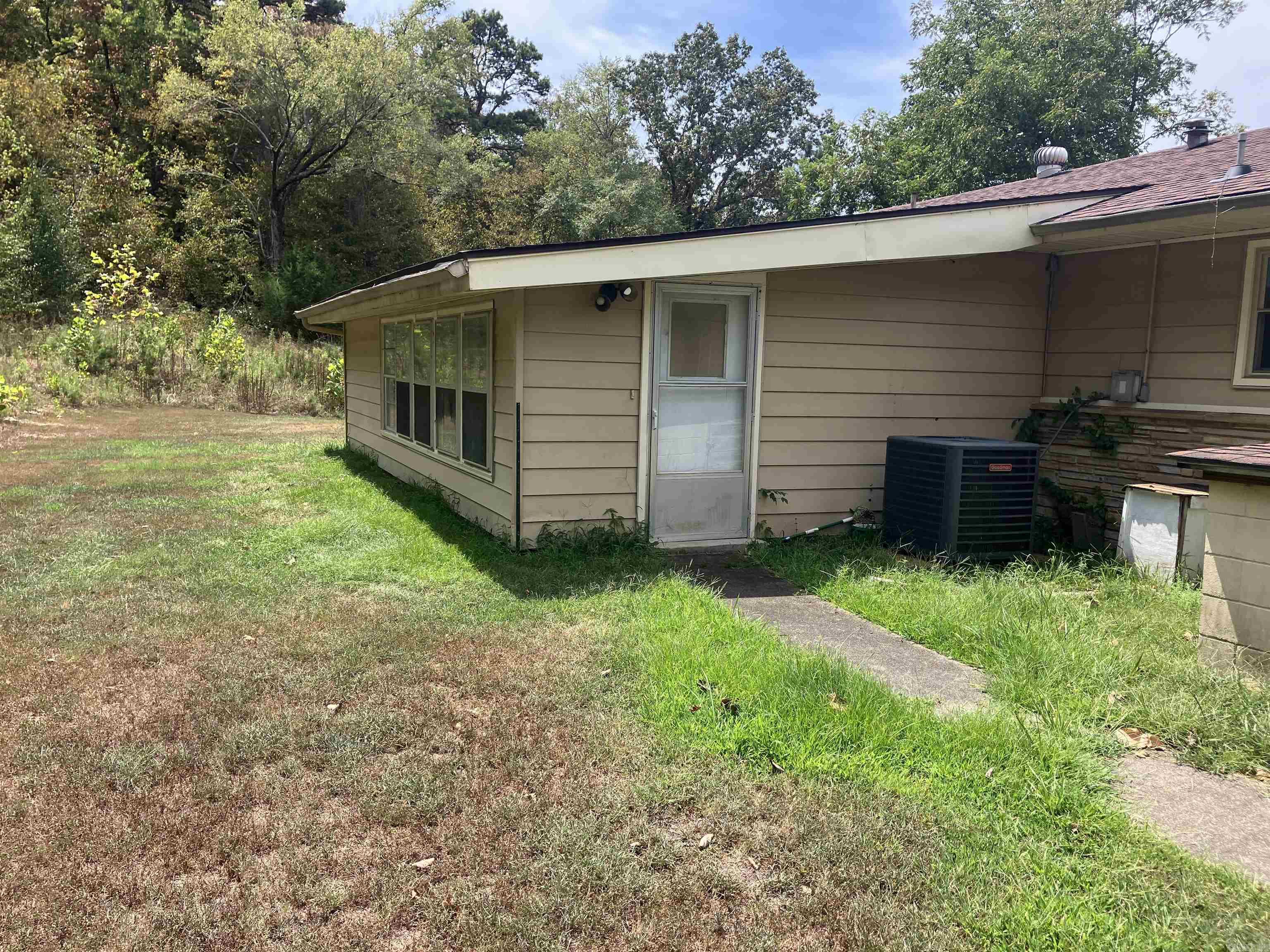 1068 Hwy 27s Property Photo 3