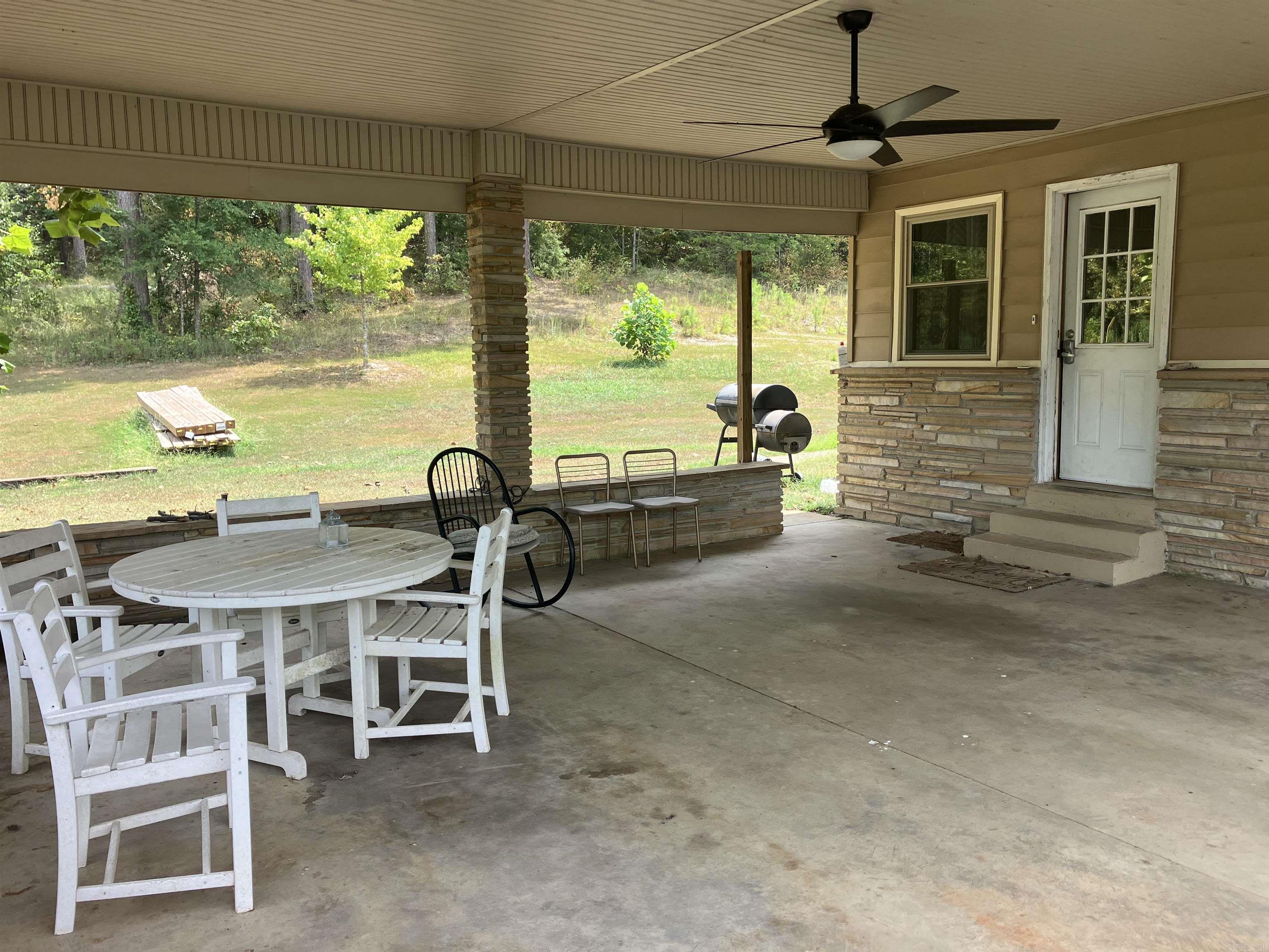 1068 Hwy 27s Property Photo 4