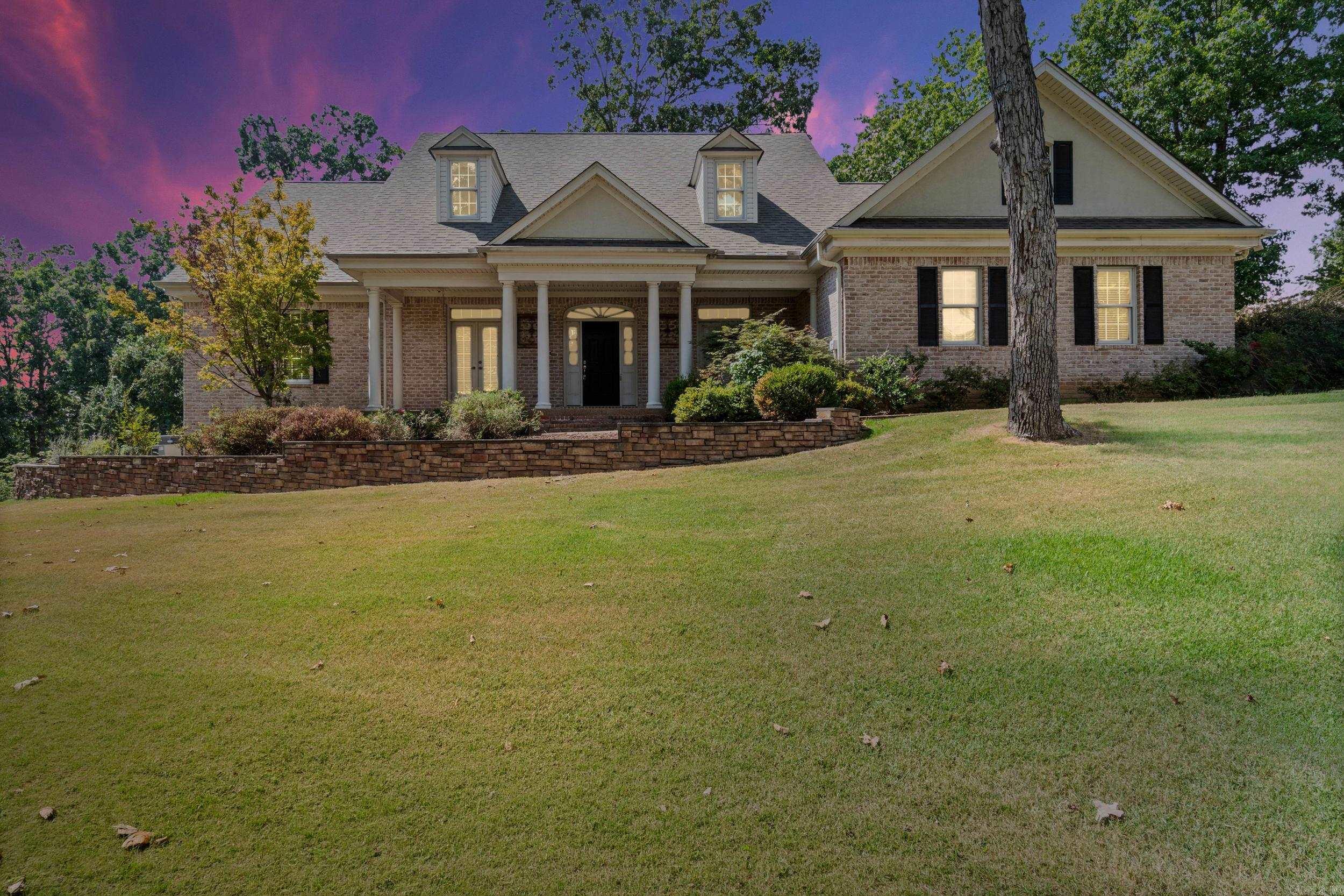 1109 Oakwood Drive Property Photo 2