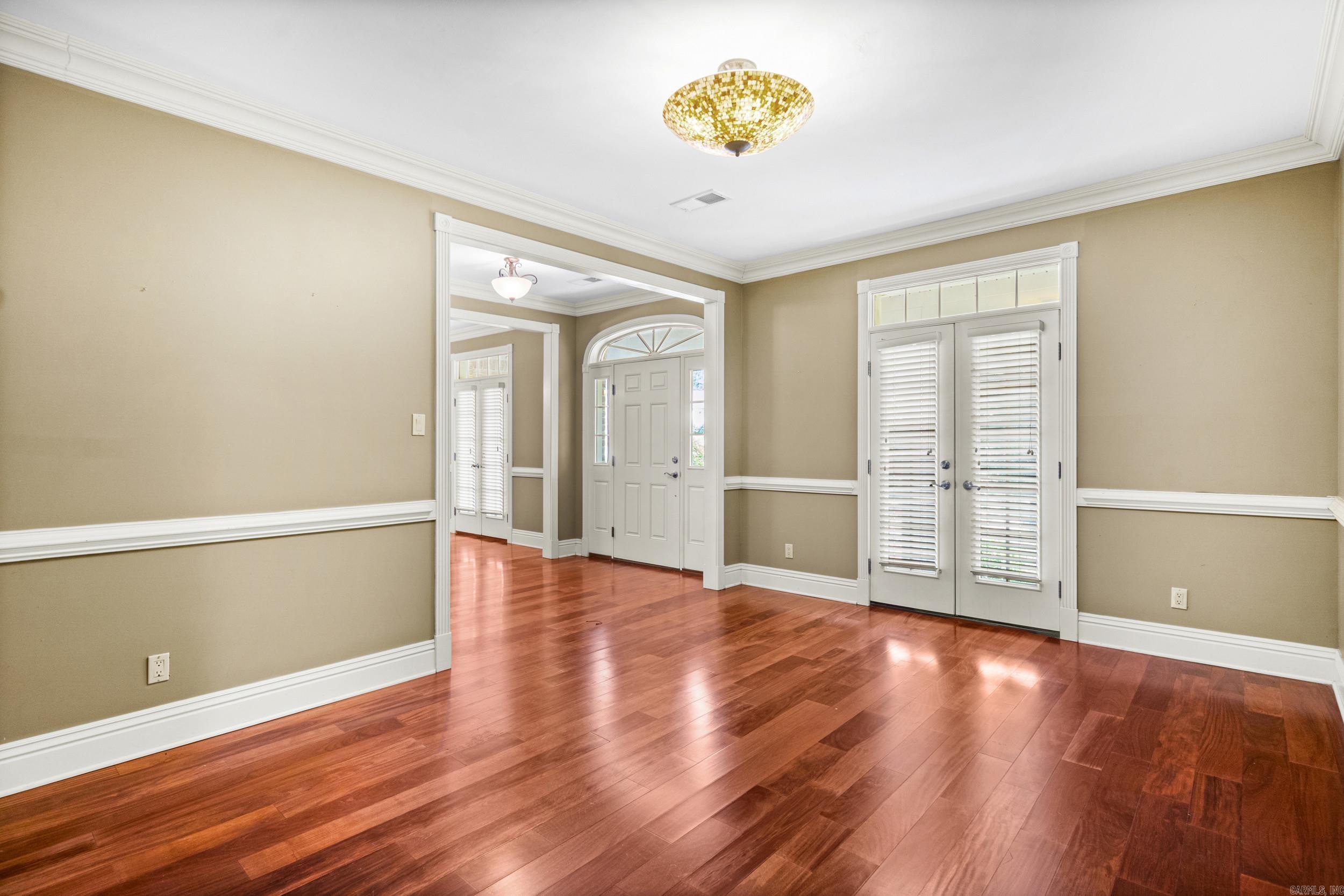 1109 Oakwood Drive Property Photo 3