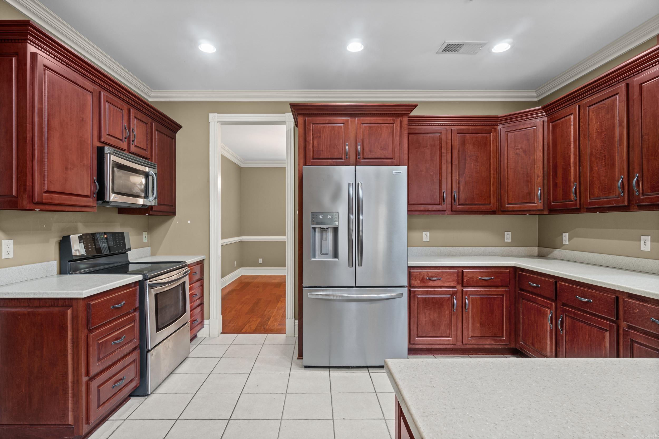 1109 Oakwood Drive Property Photo 6