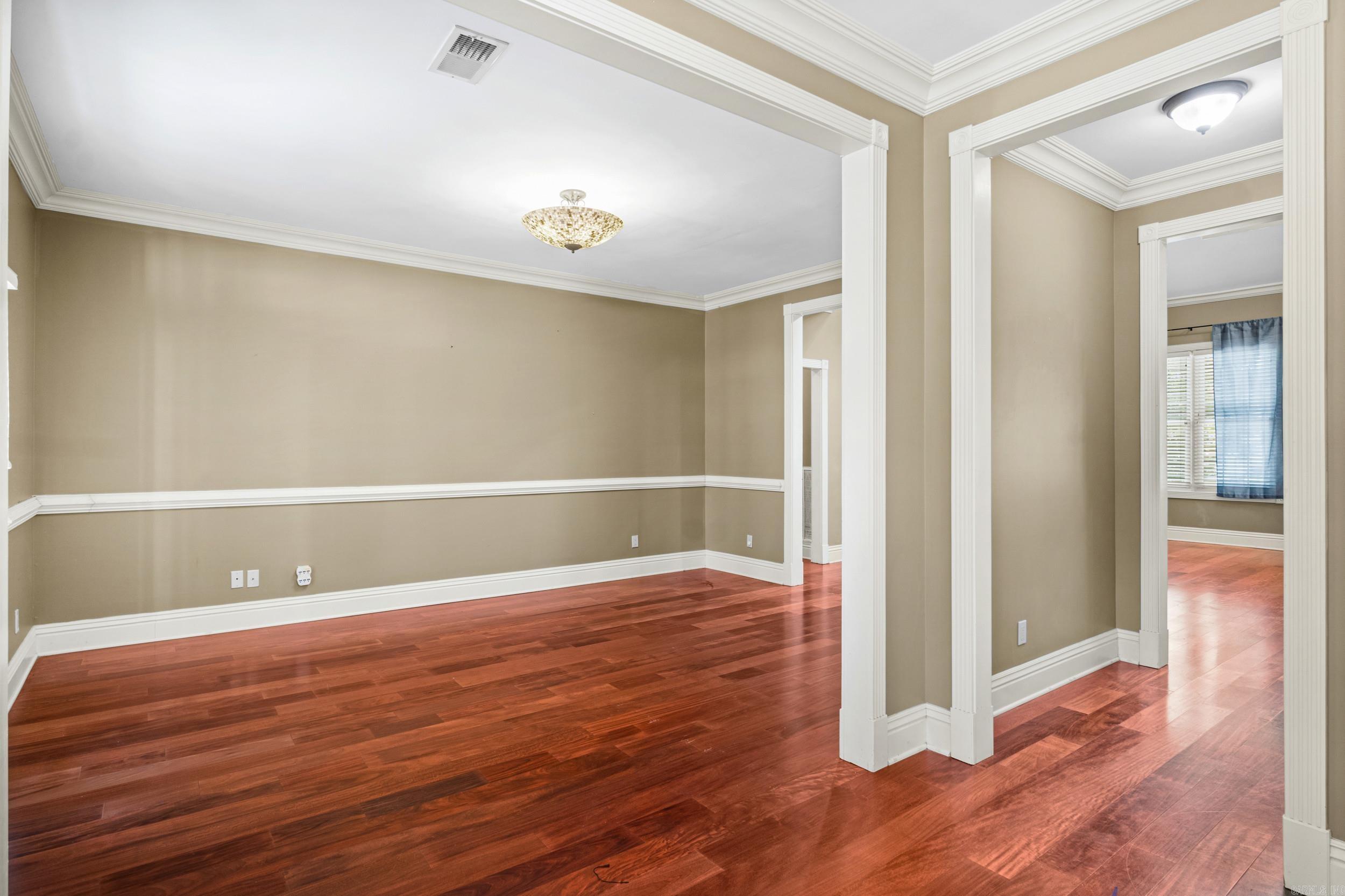 1109 Oakwood Drive Property Photo 7