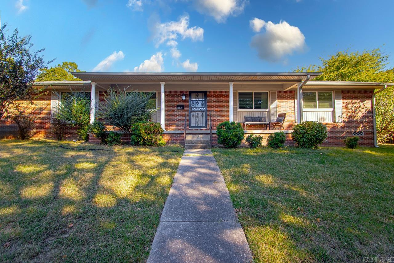 7001 Blue Bird Drive Property Photo 1