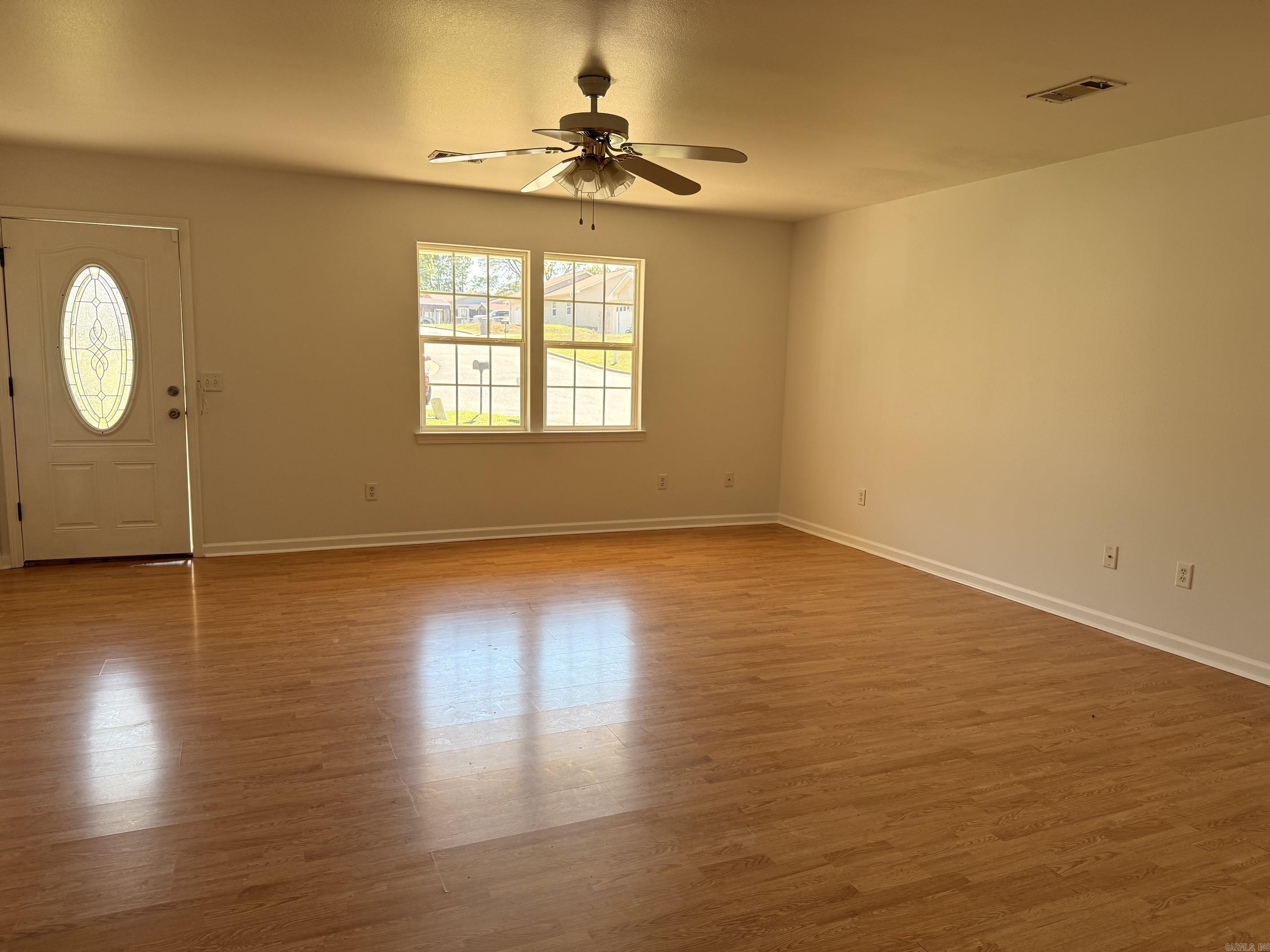 124 Summer Court Property Photo 5