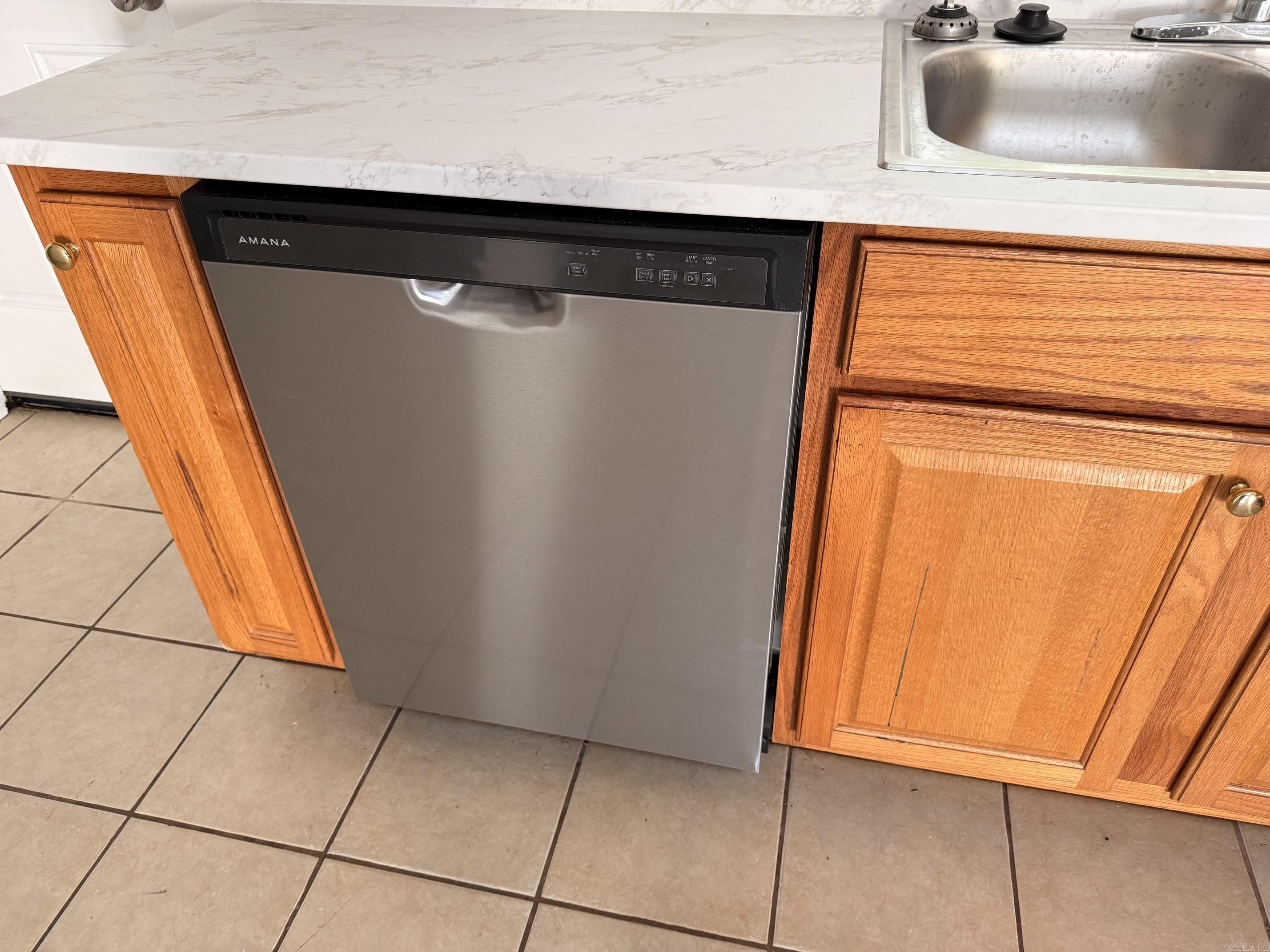 124 Summer Court Property Photo 8