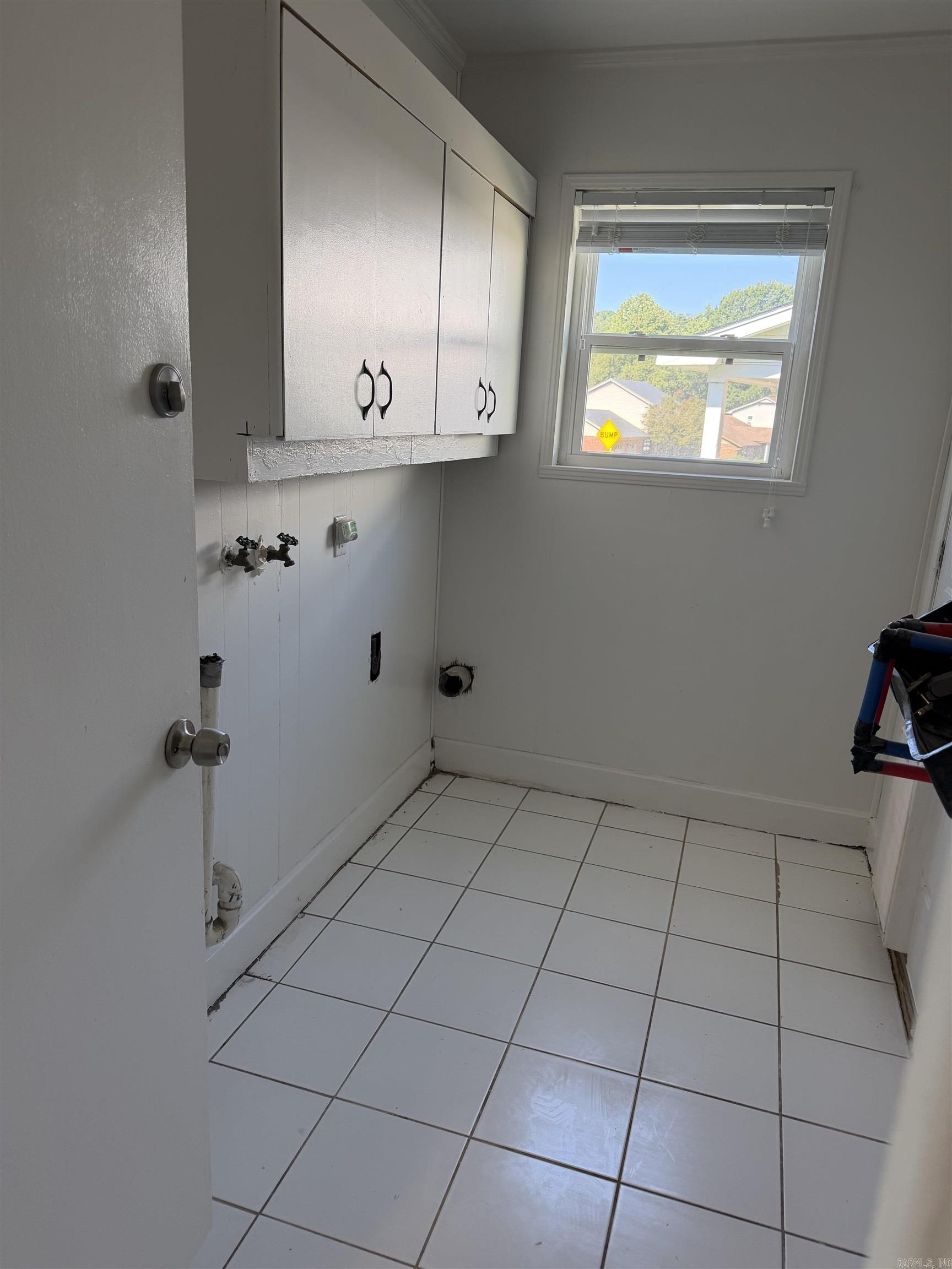 8416 Leatrice Drive Property Photo 5