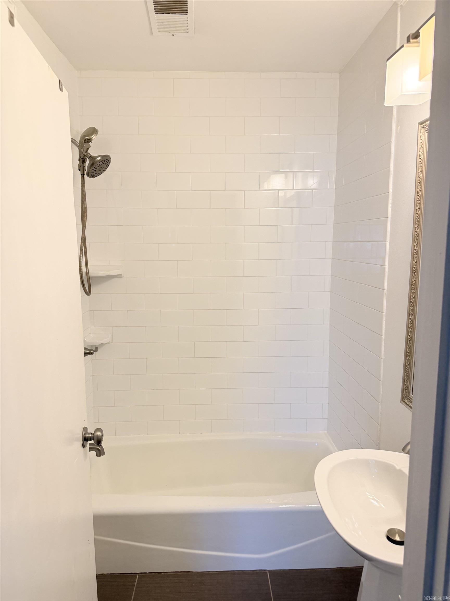 8416 Leatrice Drive Property Photo 11