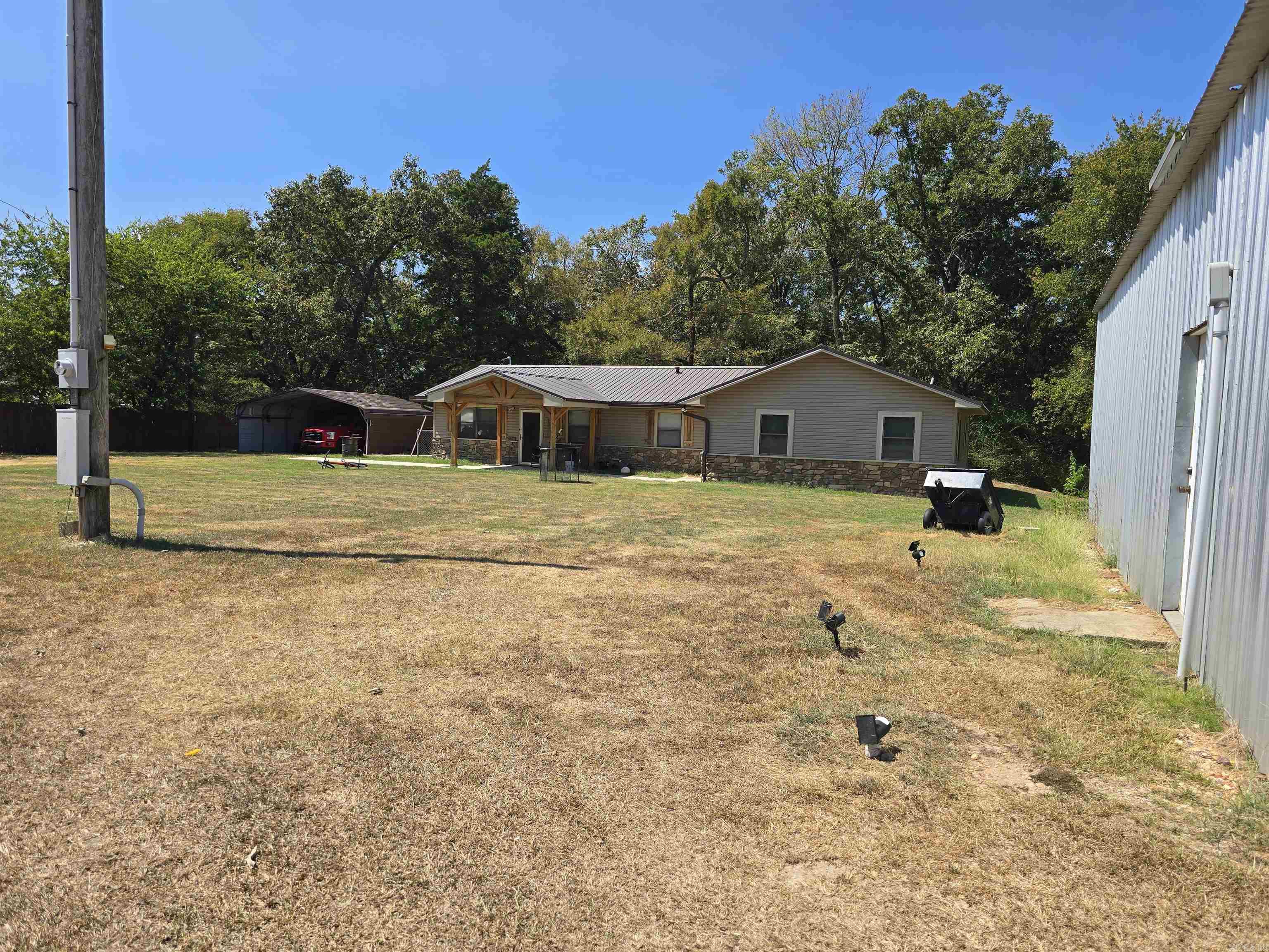 1359 Highway 27 N Property Photo 2