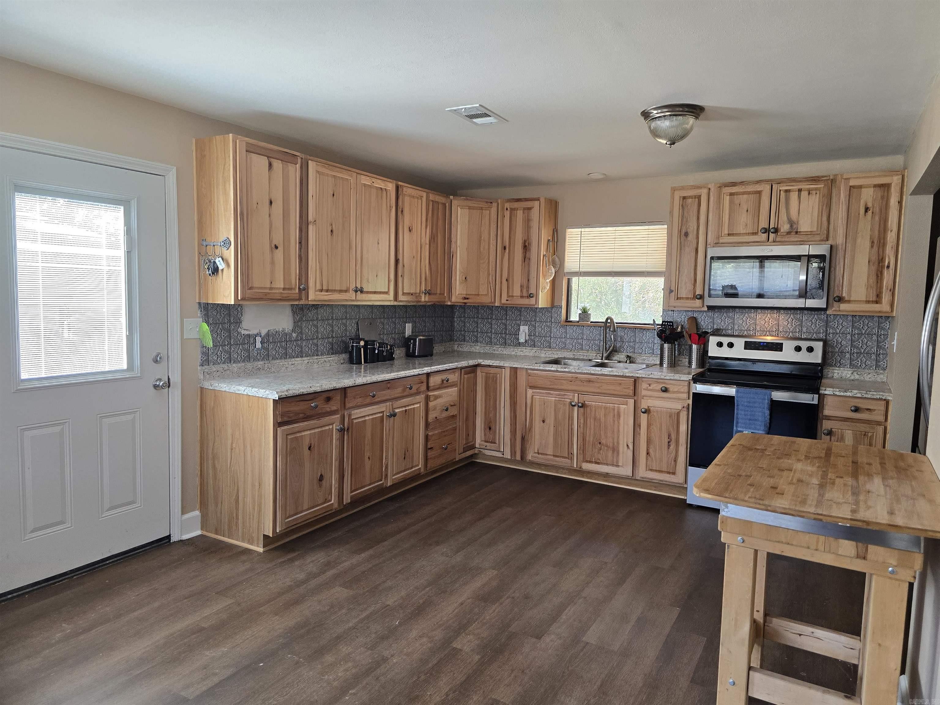 1359 Highway 27 N Property Photo 7