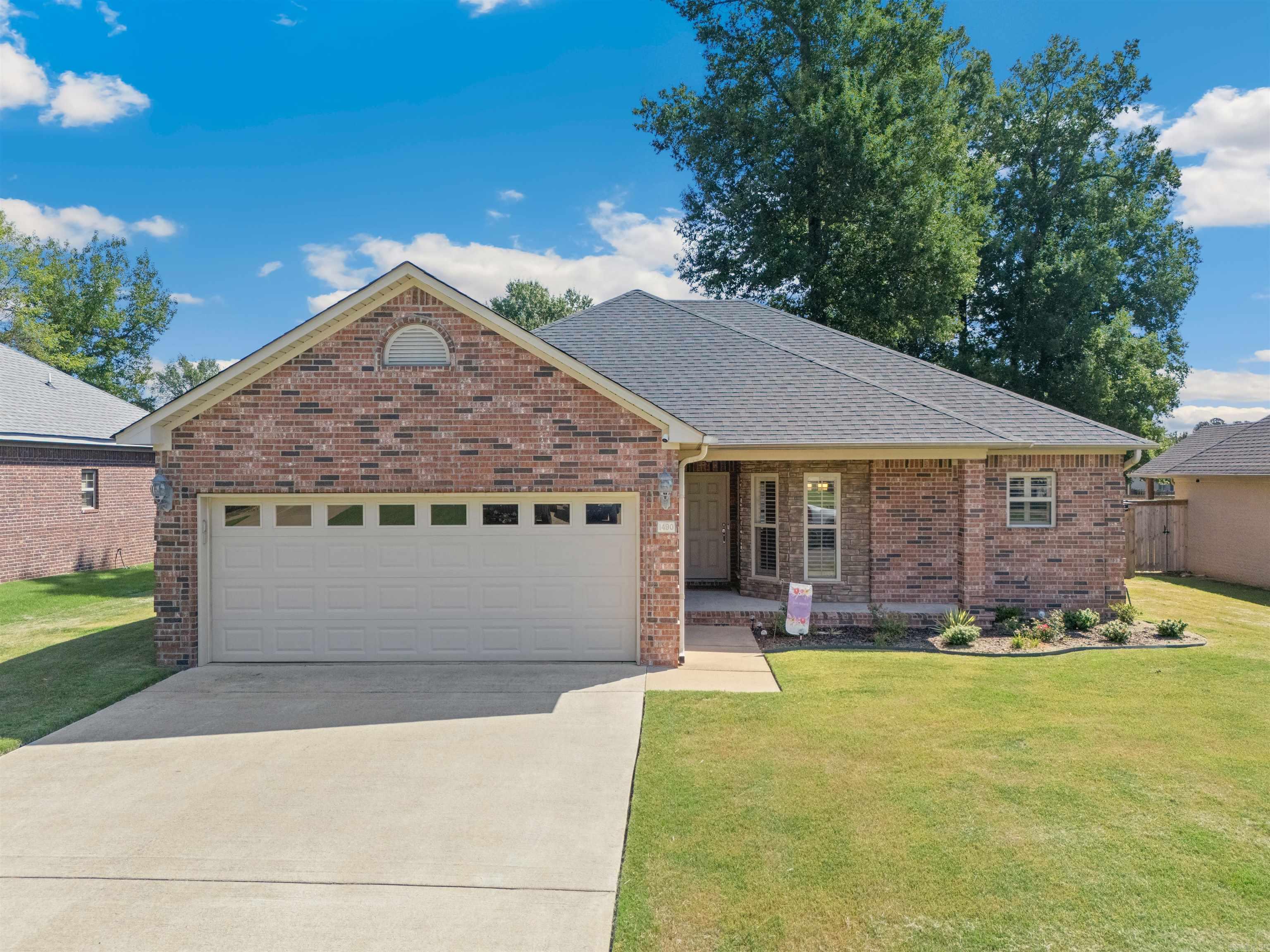 1490 Norbert Circle