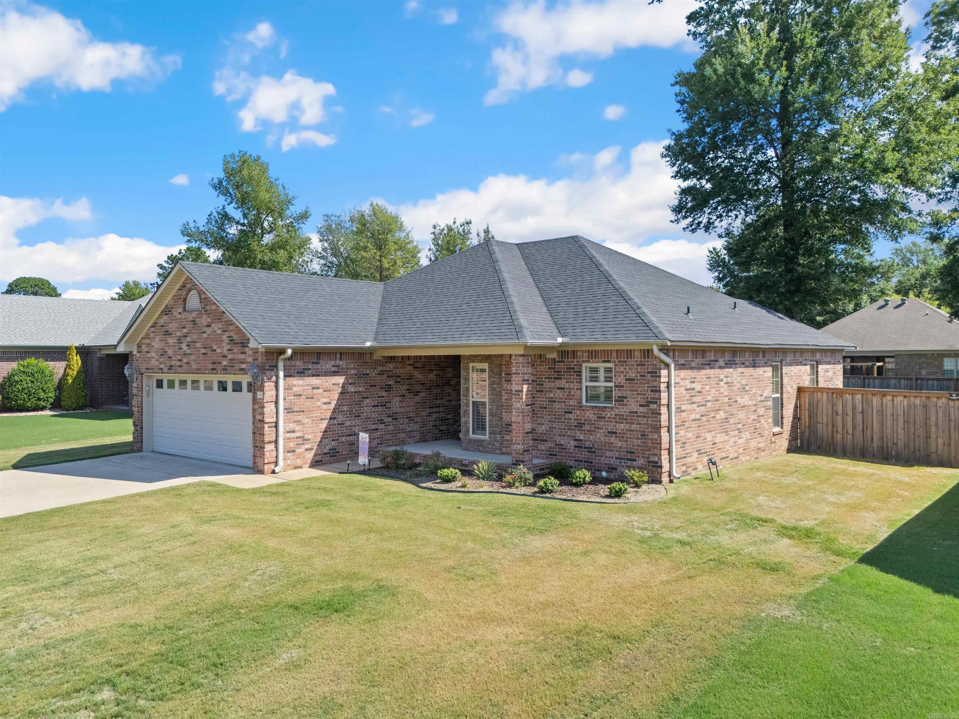 1490 Norbert Circle Property Photo 2