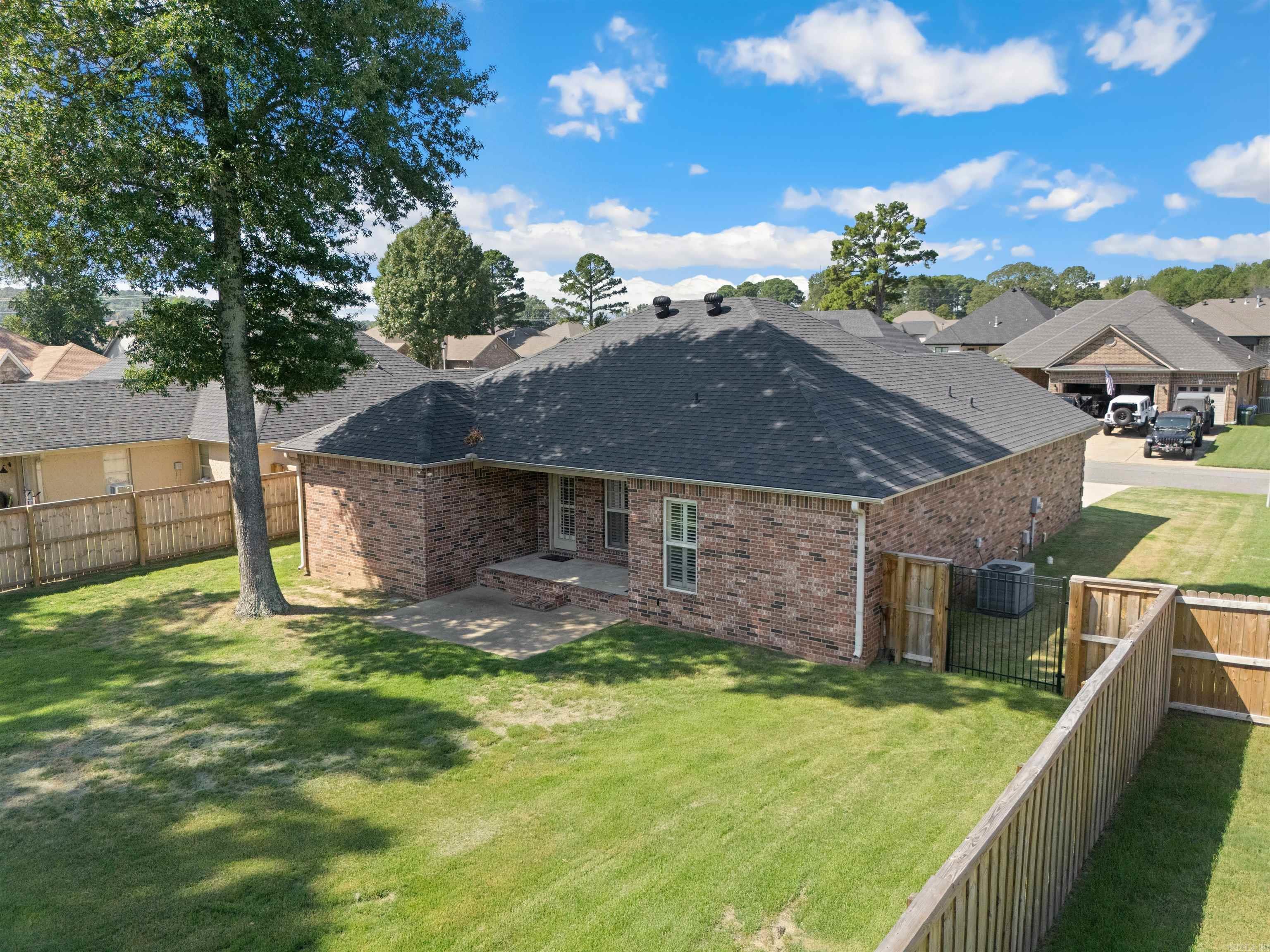 1490 Norbert Circle Property Photo 4