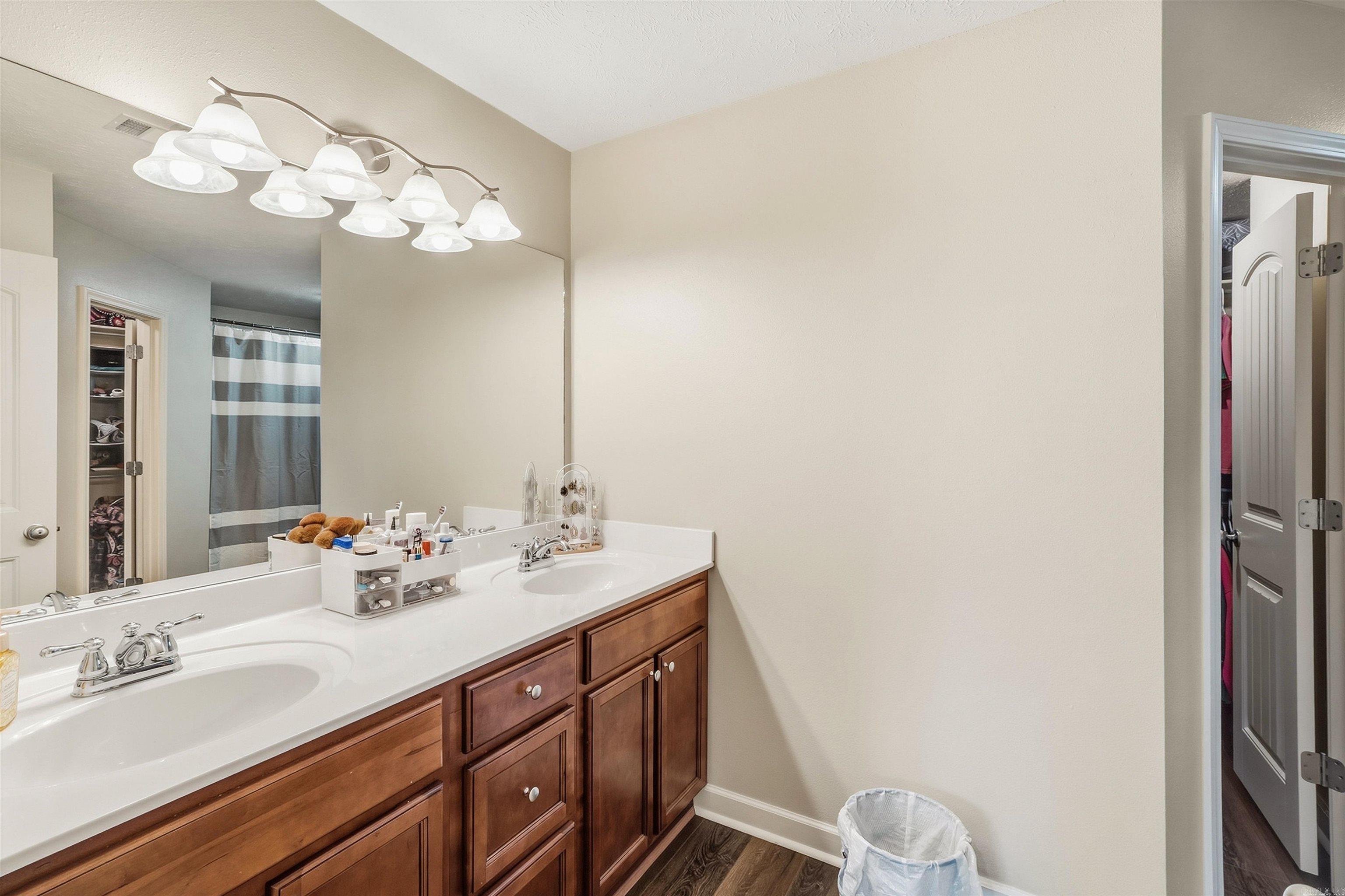 1490 Norbert Circle Property Photo 12