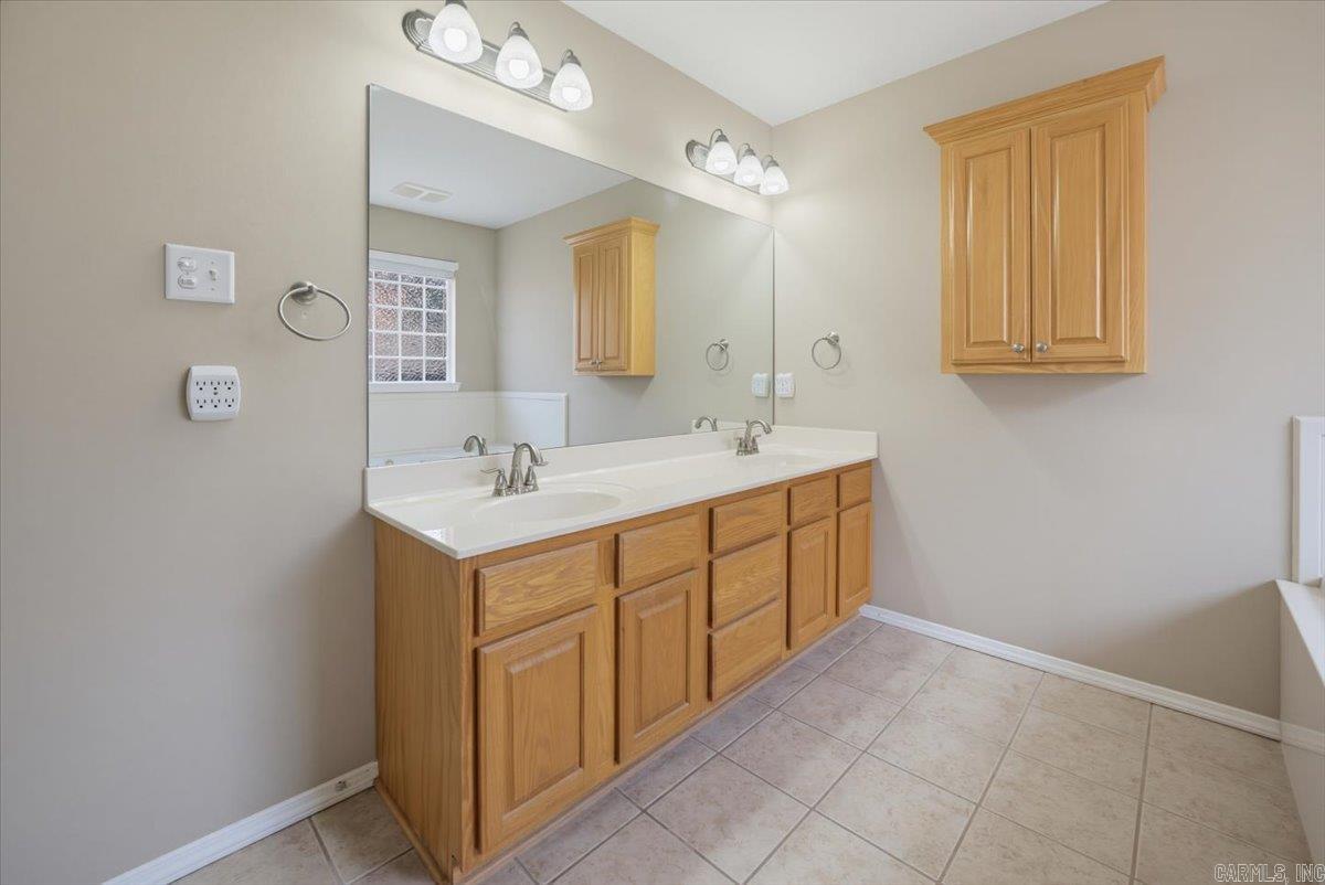 4204 Stoneybrook Drive Property Photo 15