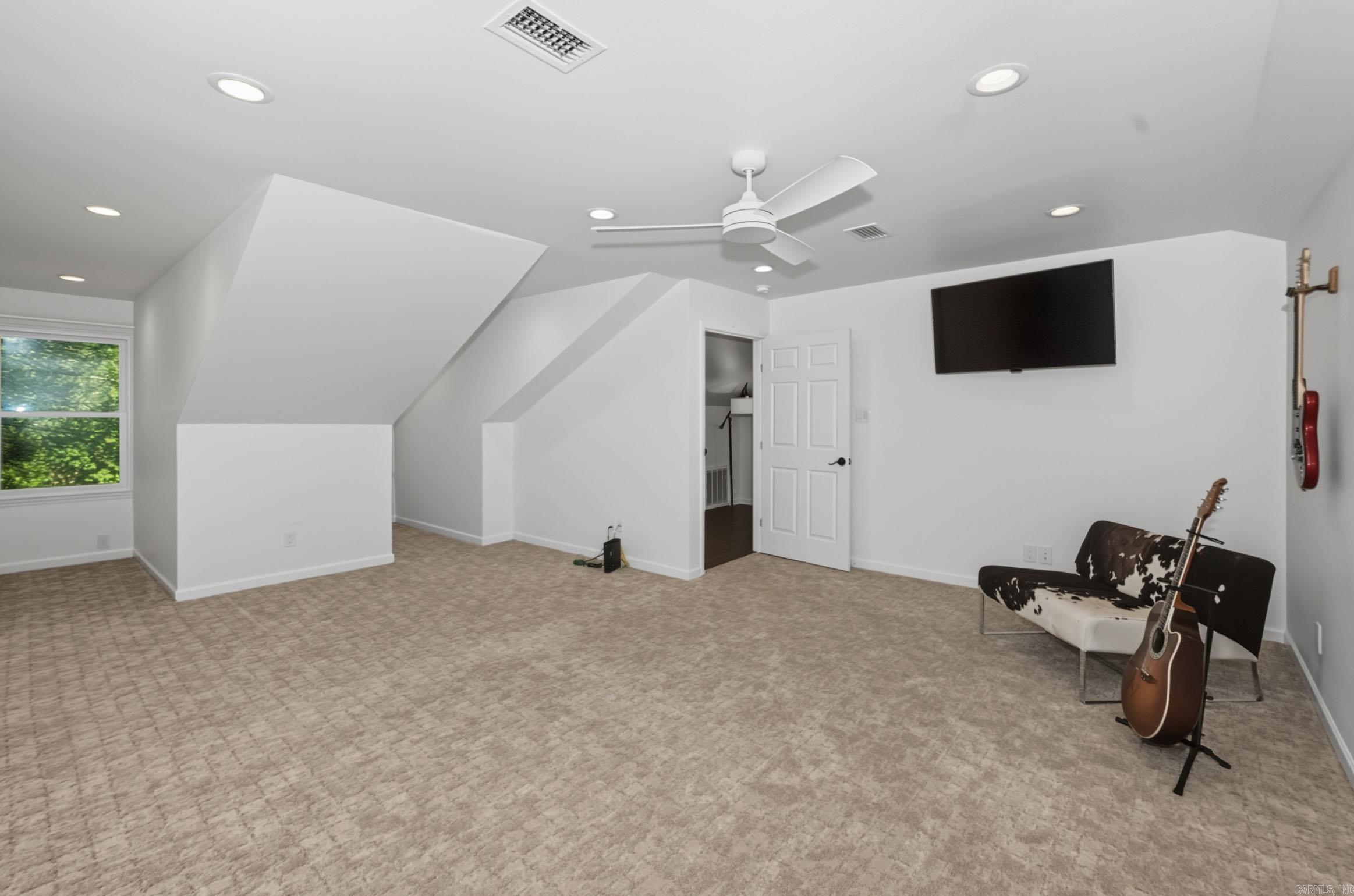 801 Pleasant Valley Drive 19 Property Photo 35