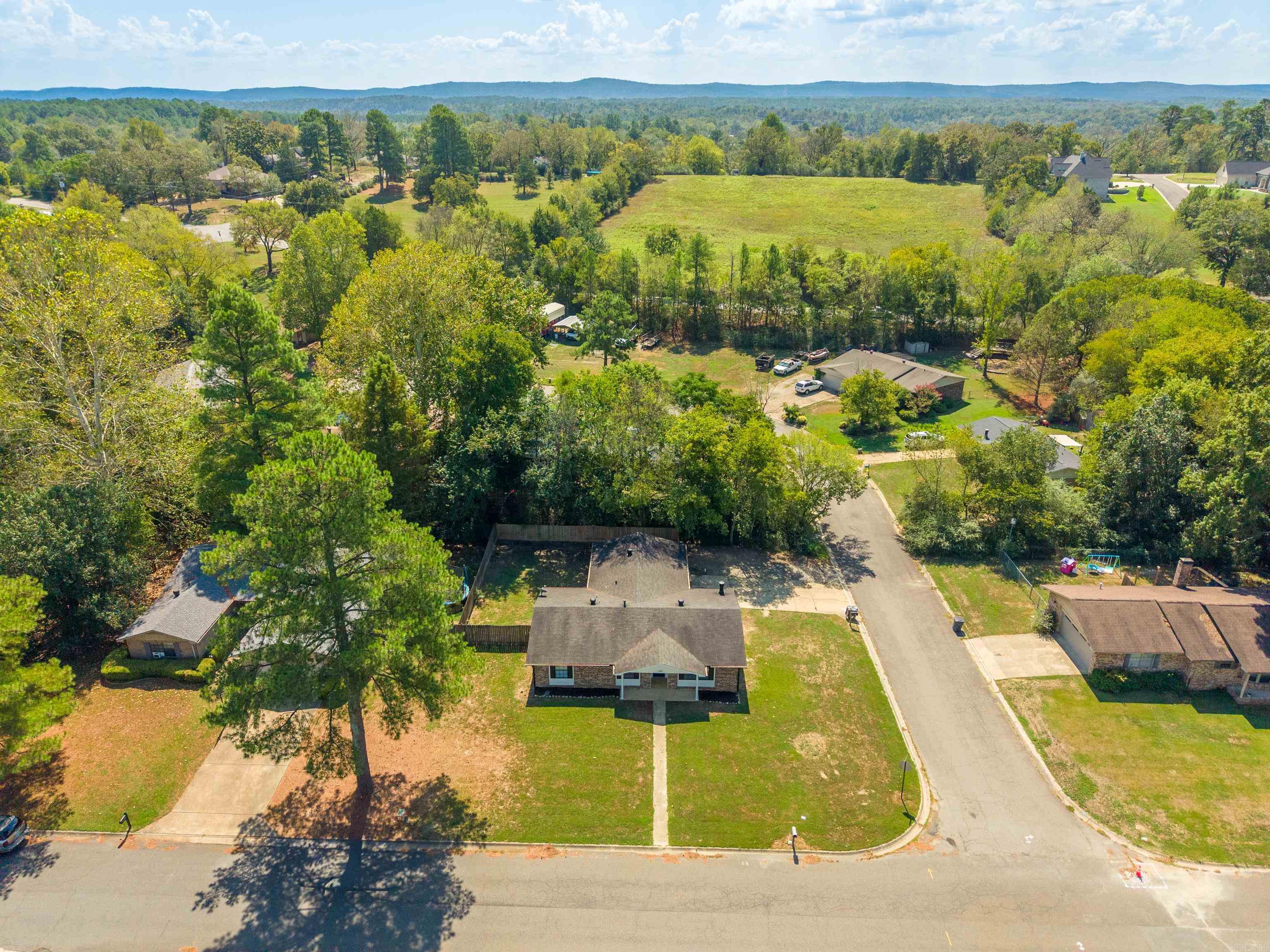 423 Pine Meadows Loop Property Photo 5