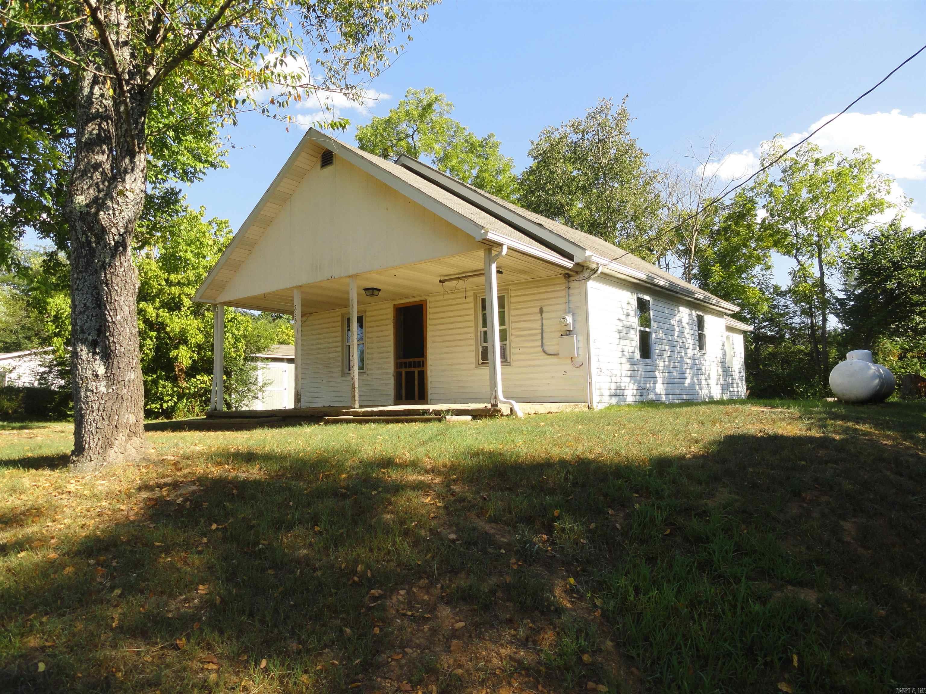 225 Tennyson Street Property Photo 3