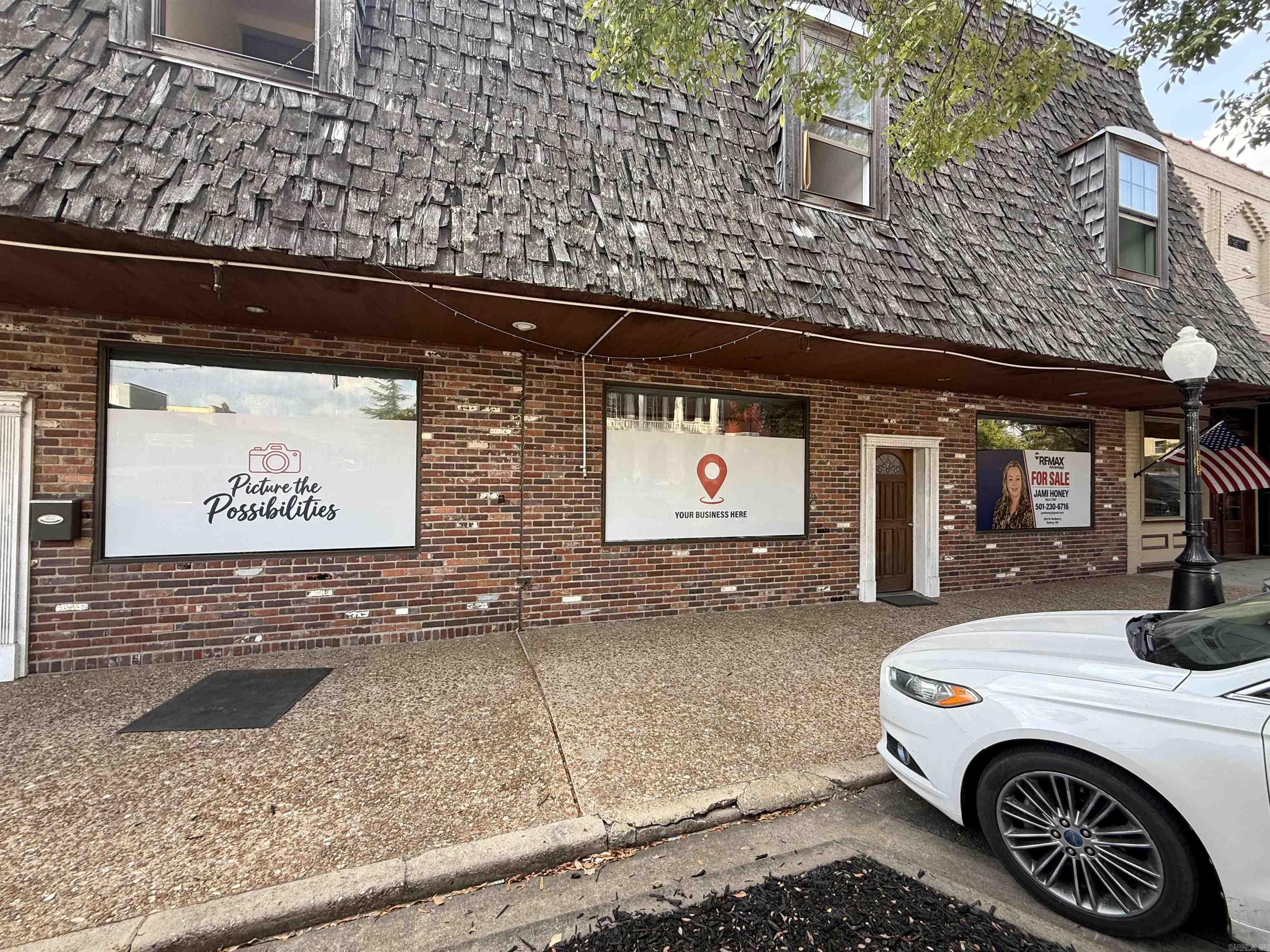 303 & 305 N Spruce Street Property Photo 3