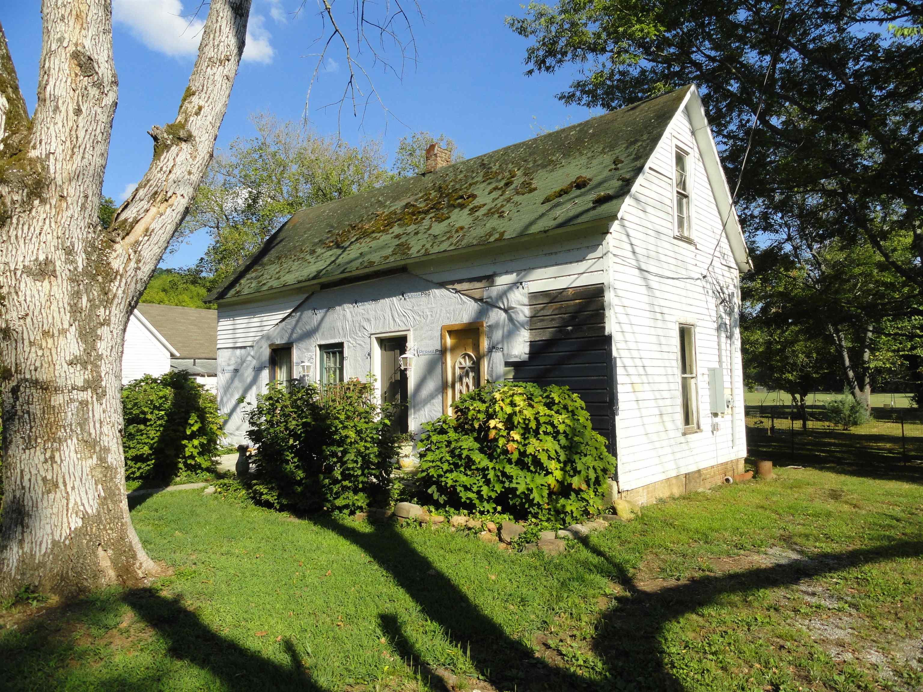 104 Limestone Street Property Photo 3