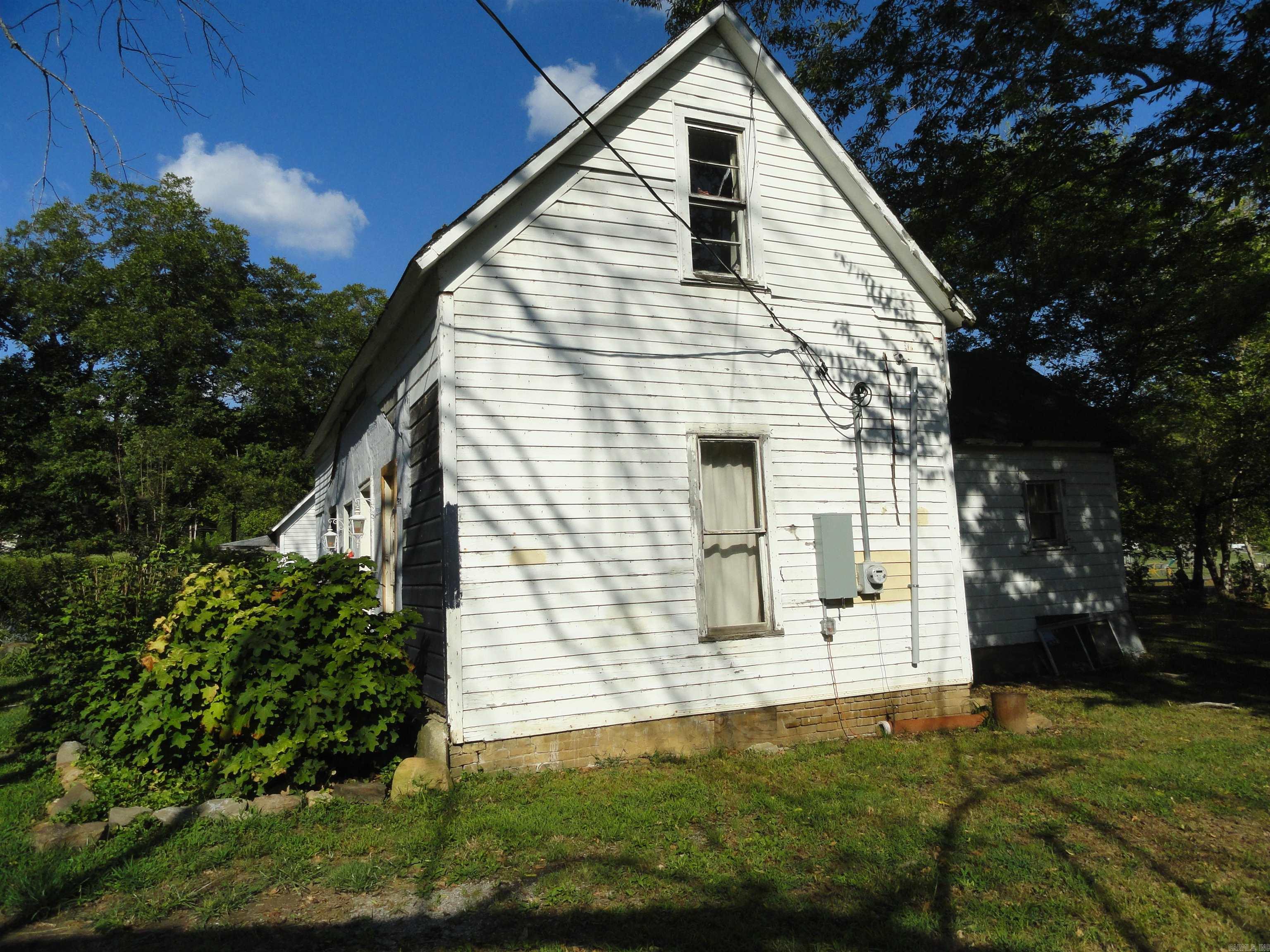 104 Limestone Street Property Photo 4