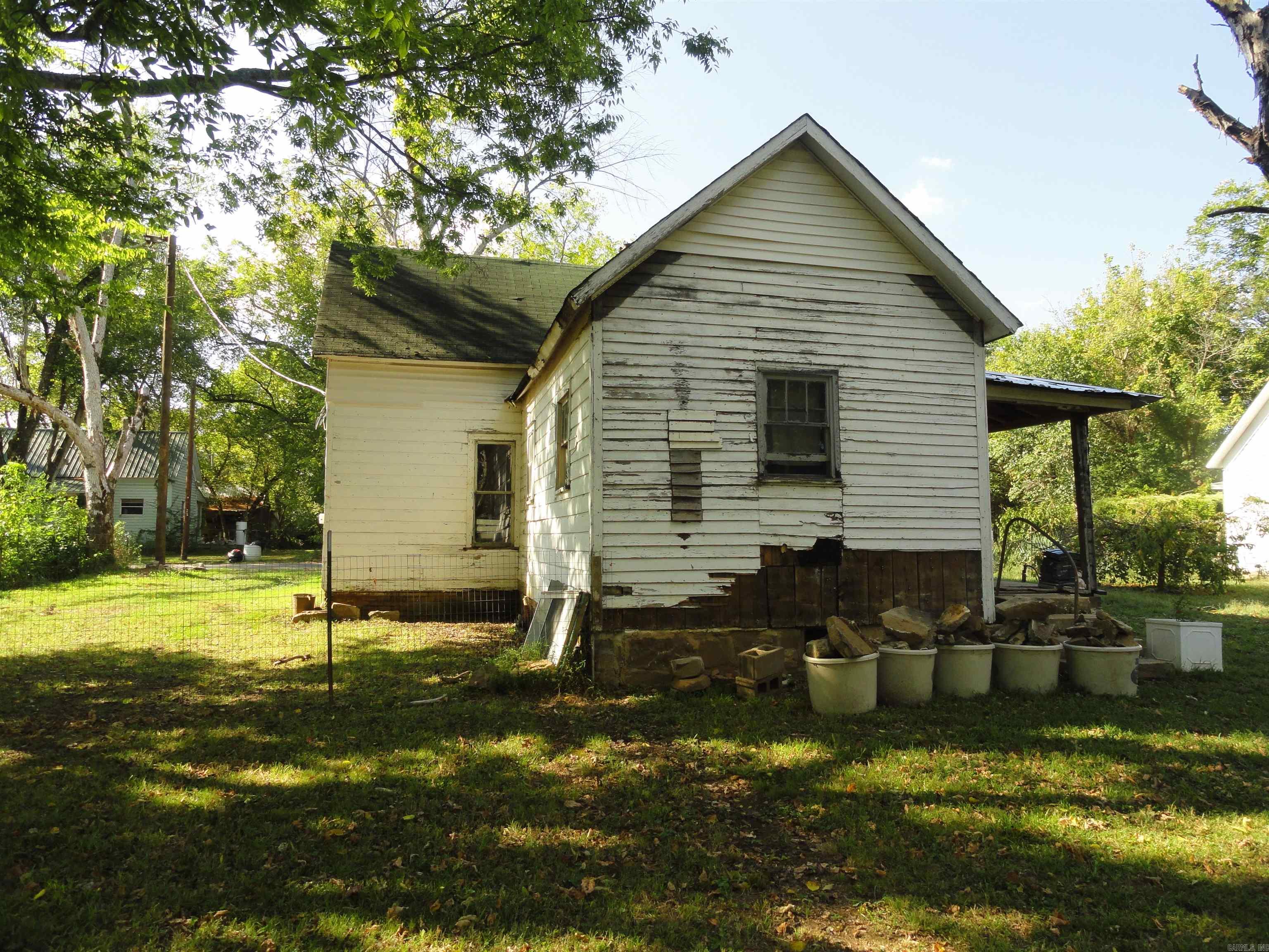 104 Limestone Street Property Photo 13