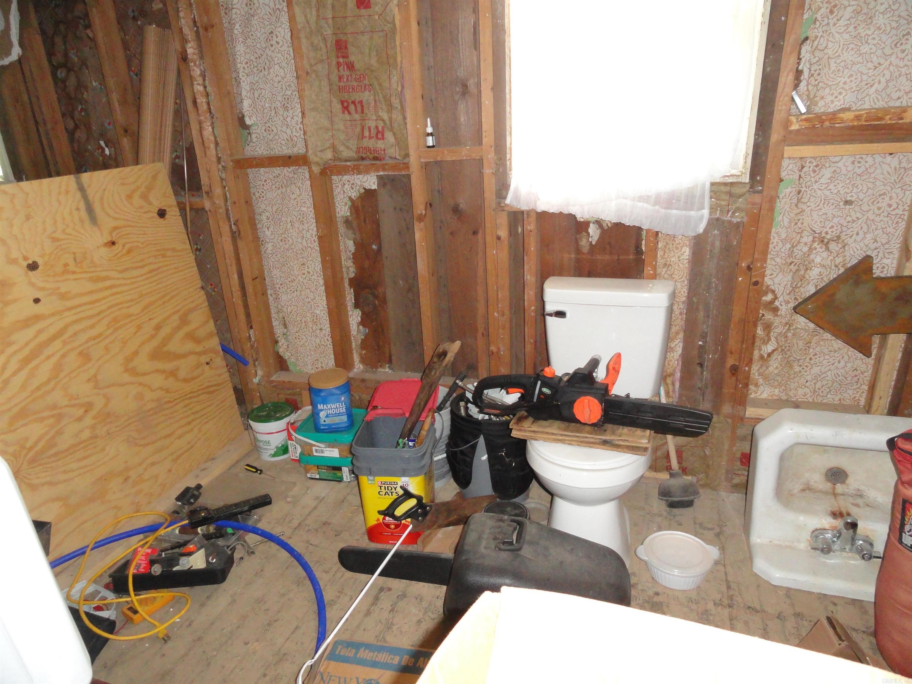 104 Limestone Street Property Photo 32