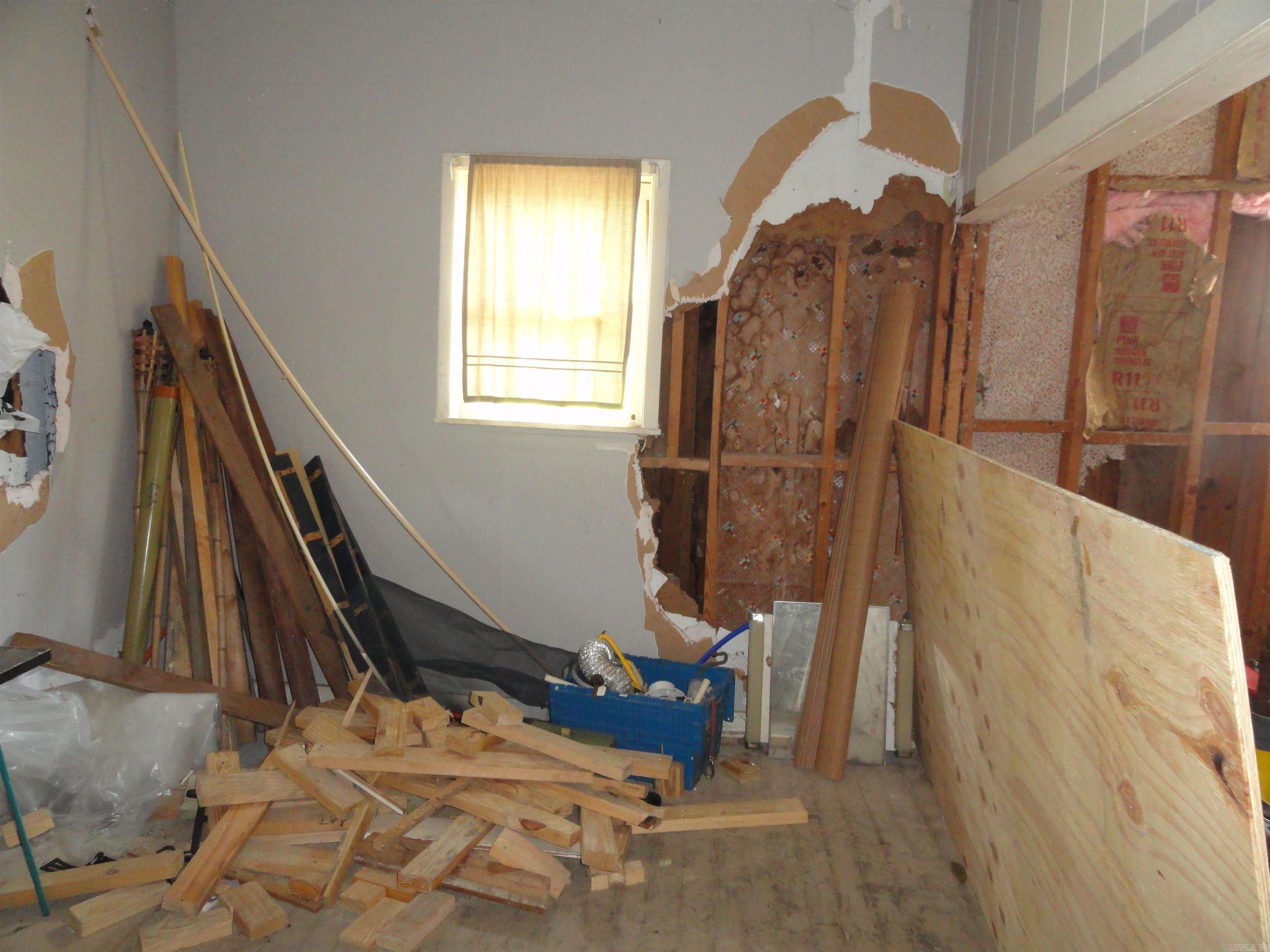 104 Limestone Street Property Photo 35
