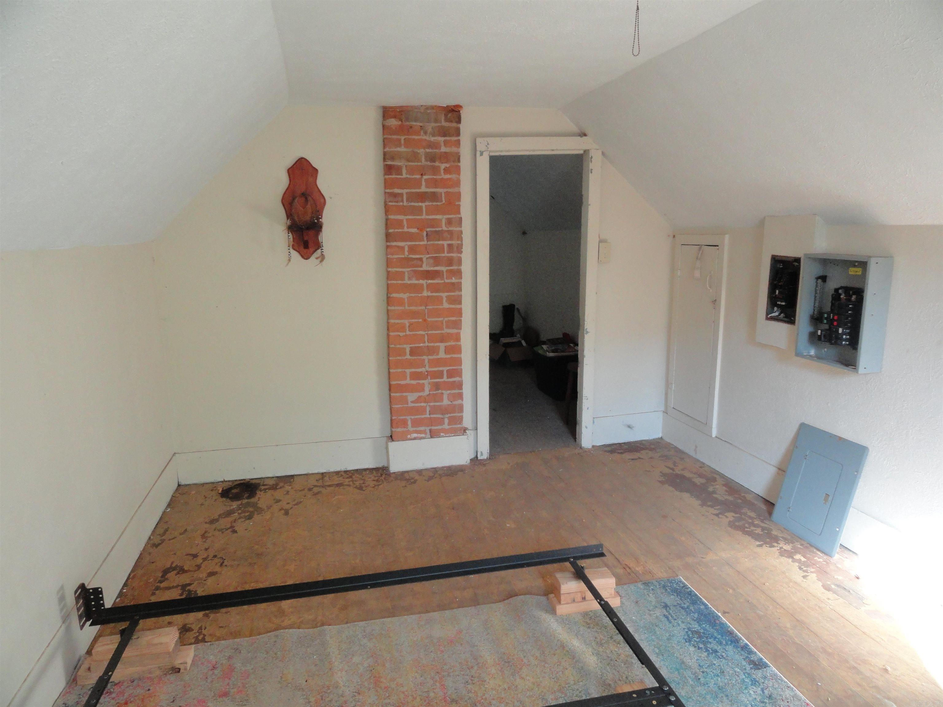 104 Limestone Street Property Photo 44
