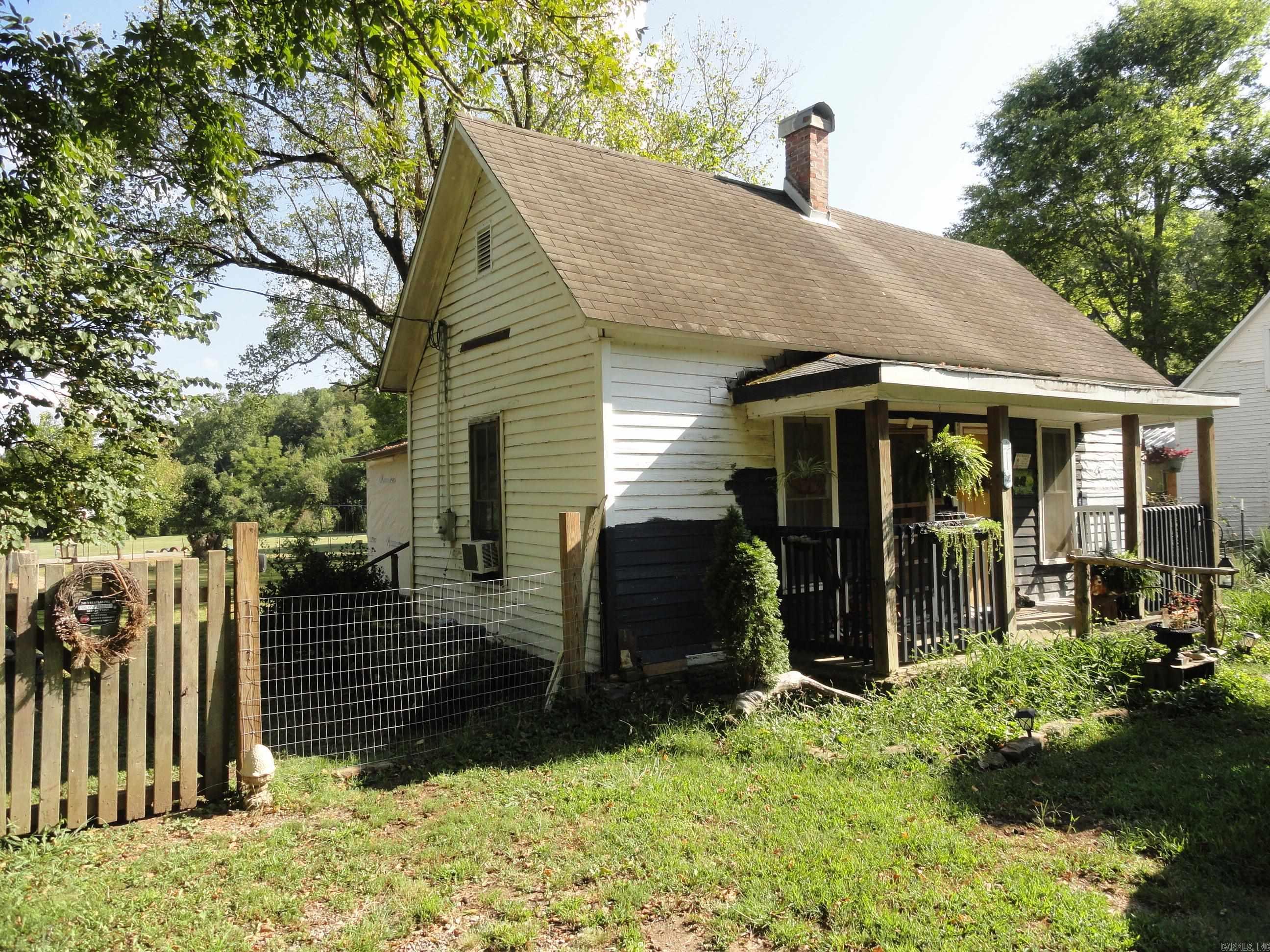 106 Limestone Street Property Photo 1