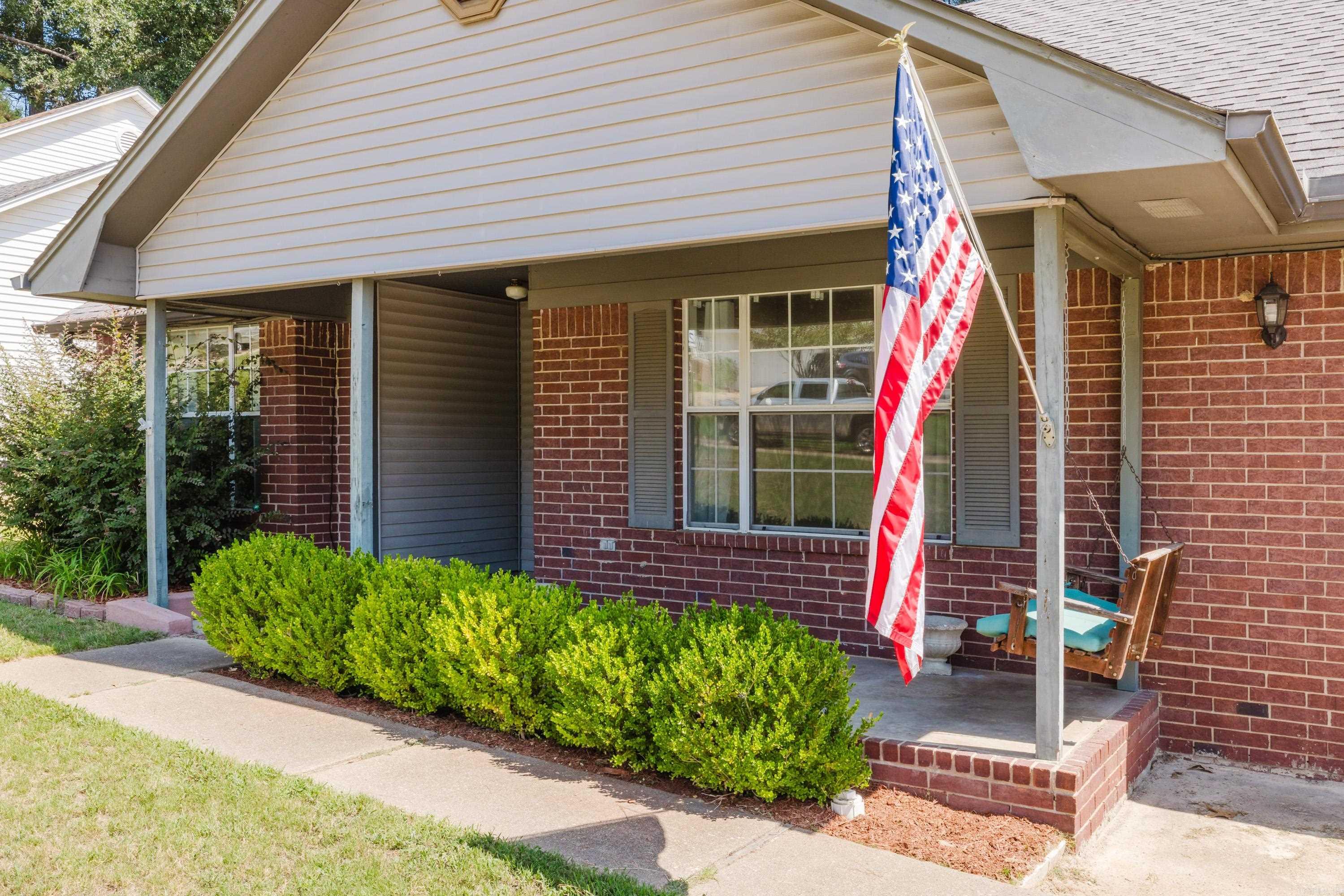 902 Weatherford Property Photo 3