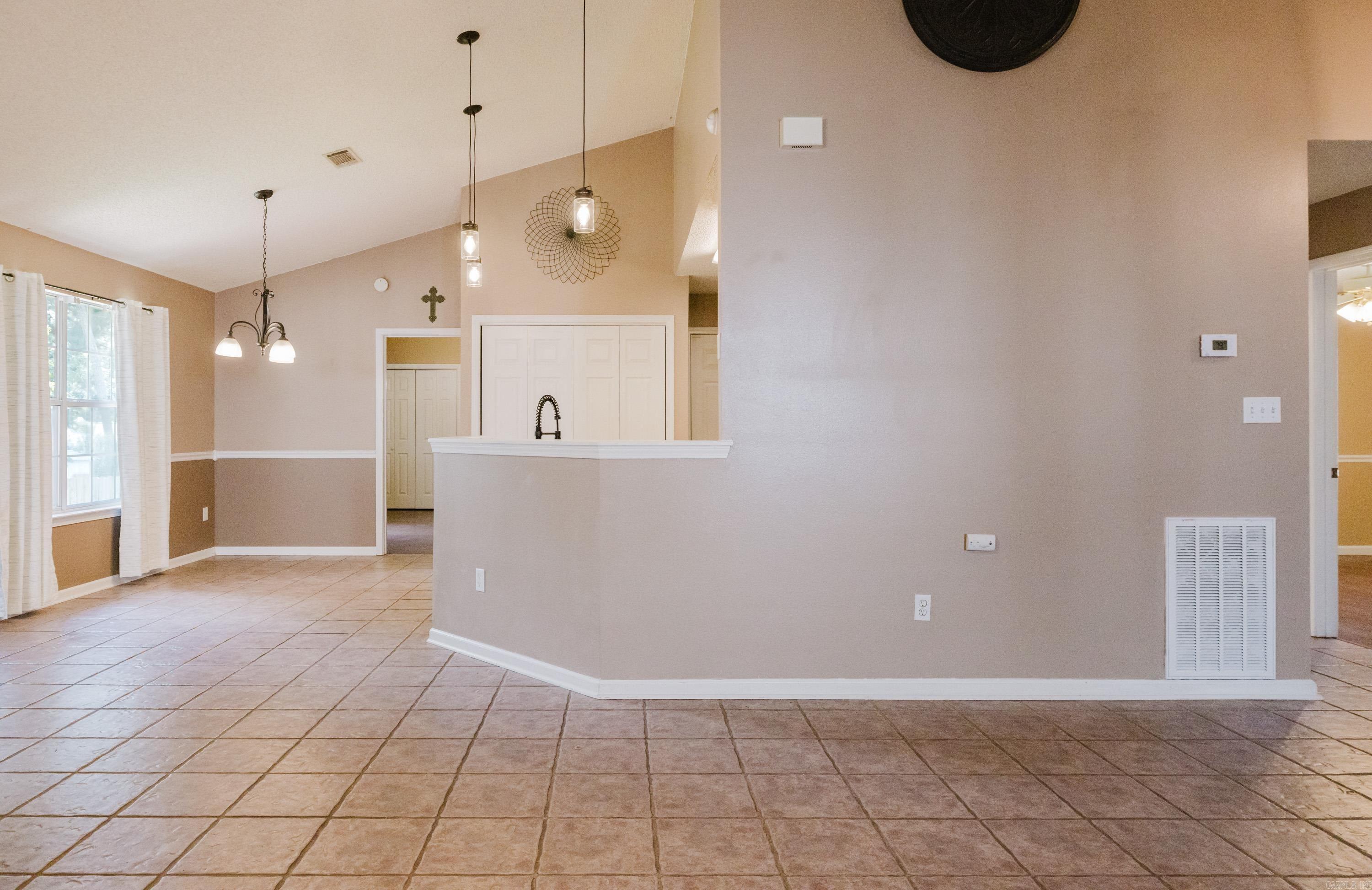 902 Weatherford Property Photo 10