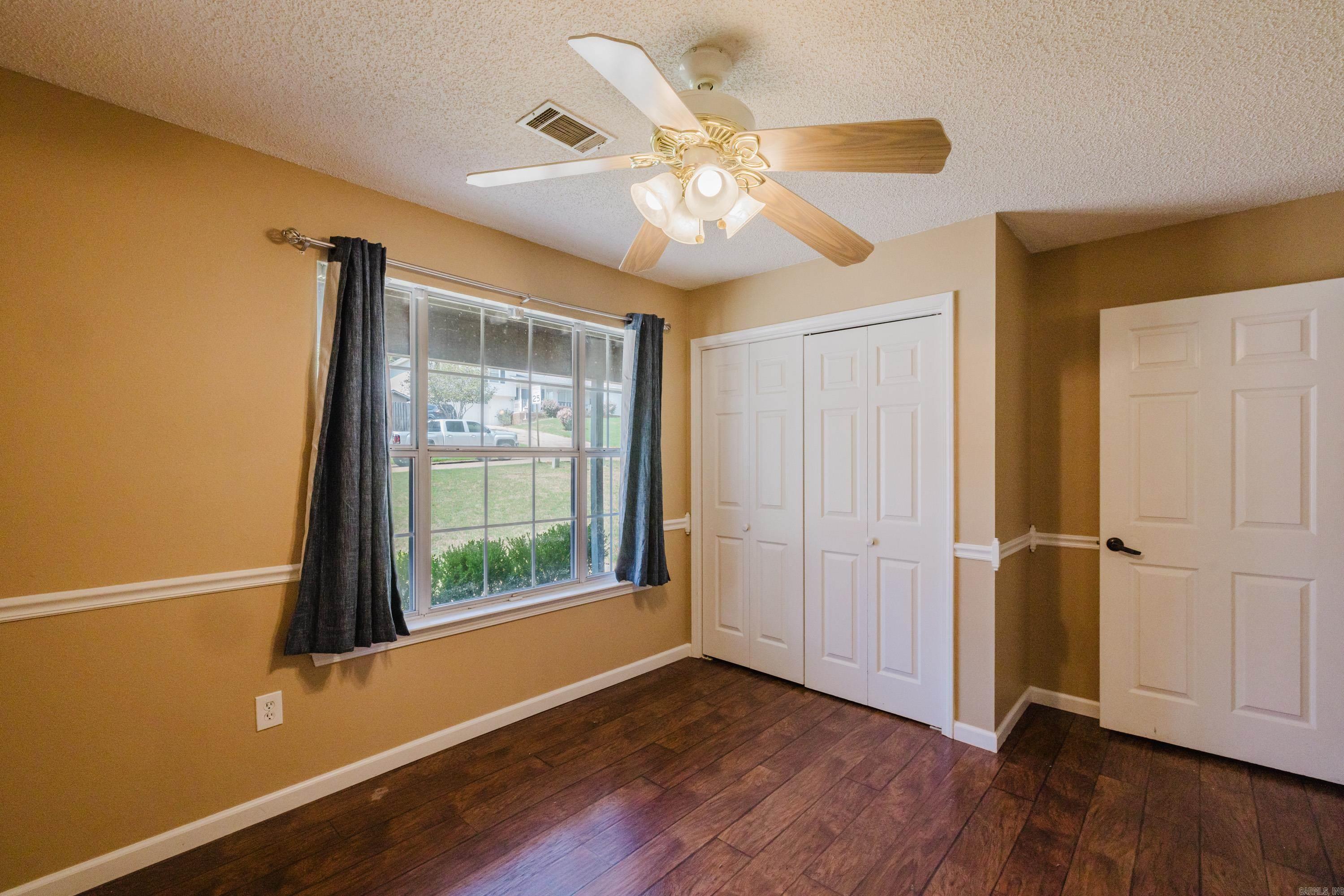 902 Weatherford Property Photo 24