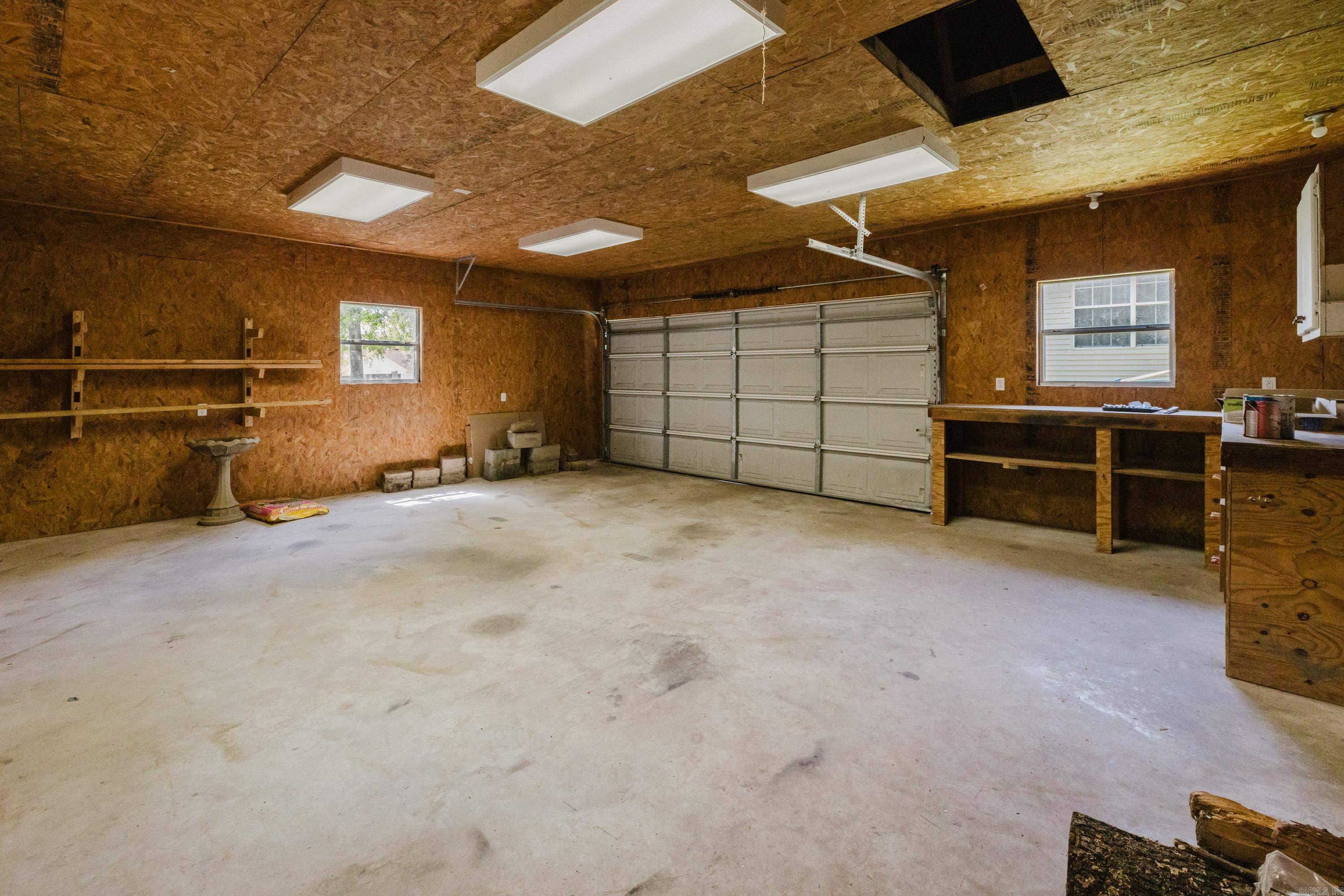 902 Weatherford Property Photo 37