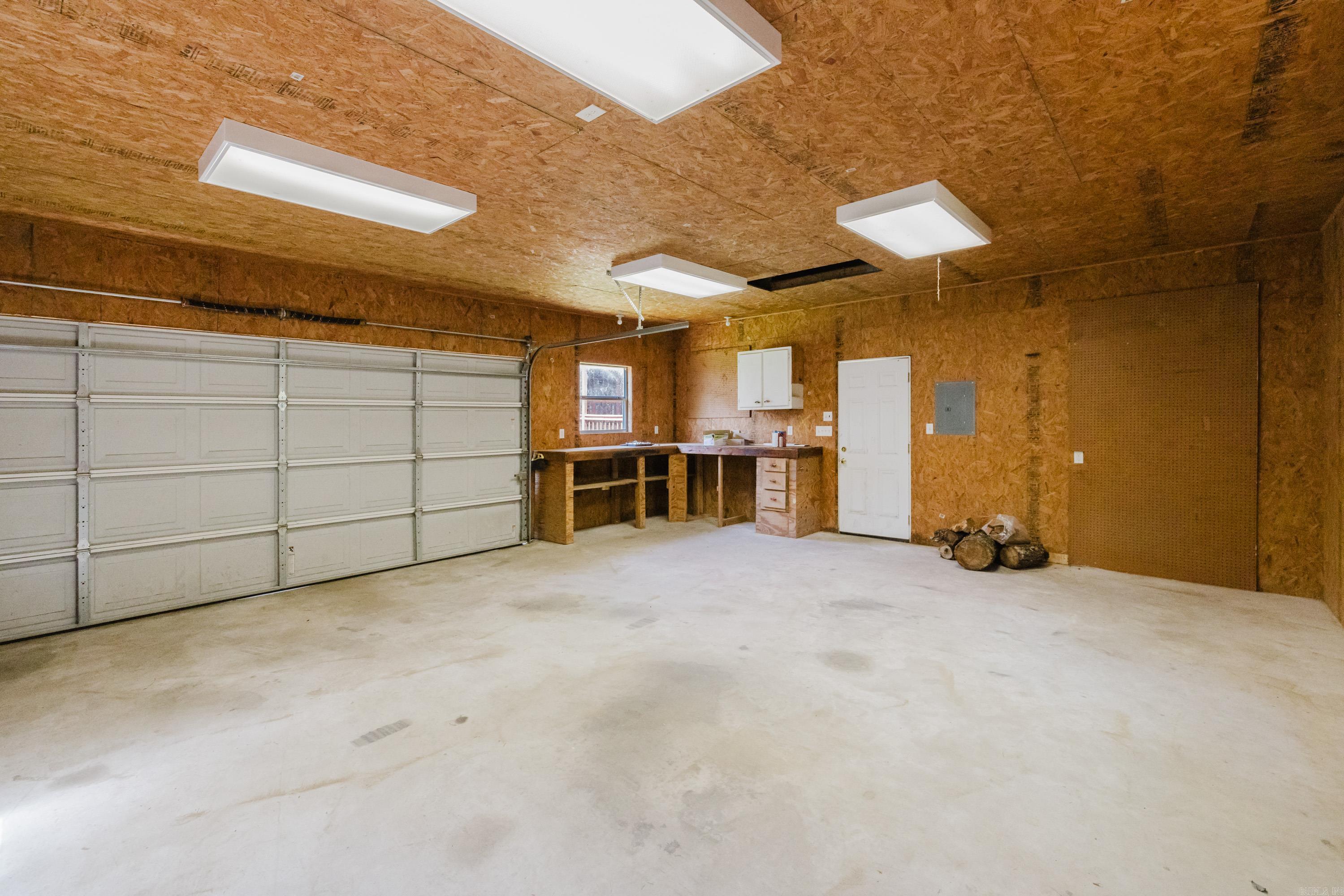 902 Weatherford Property Photo 38