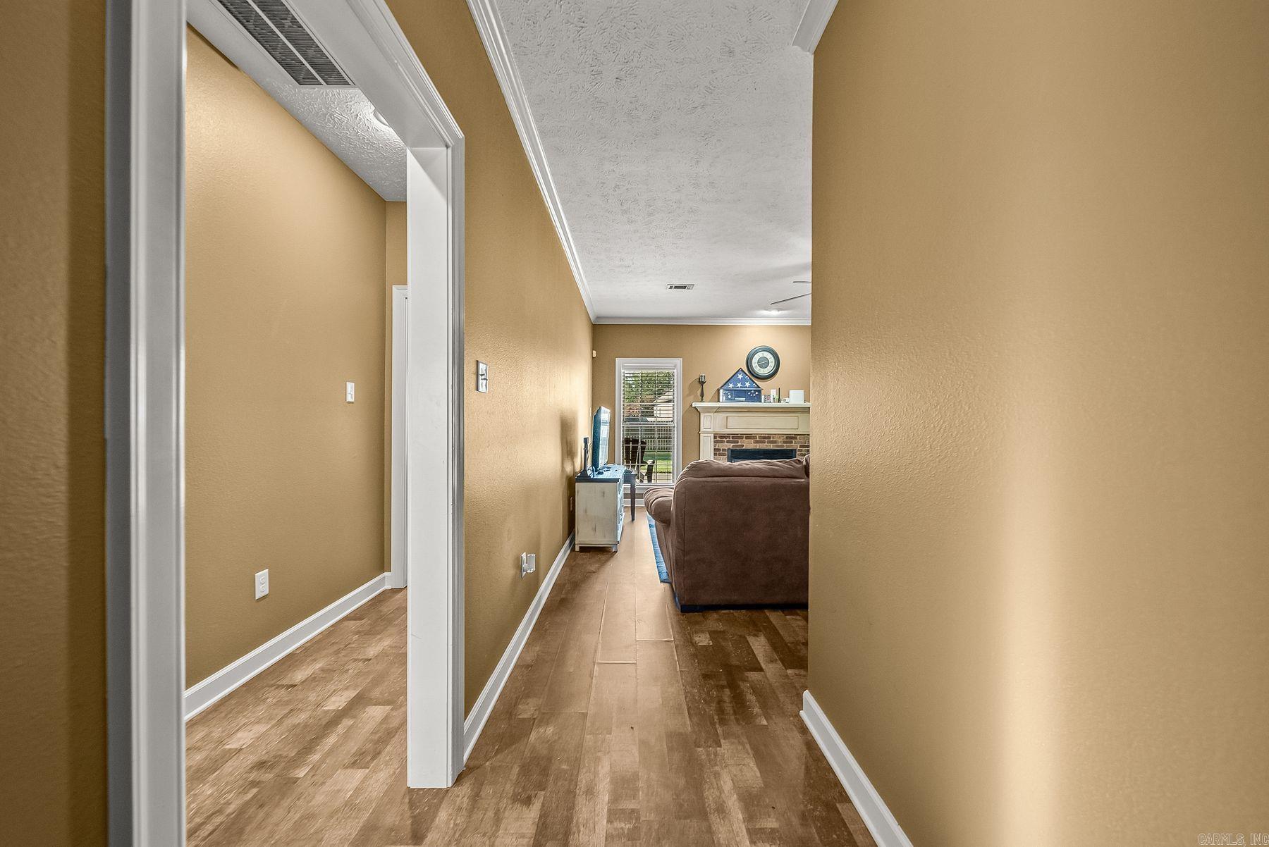 14 Oak Tree Circle Property Photo 2