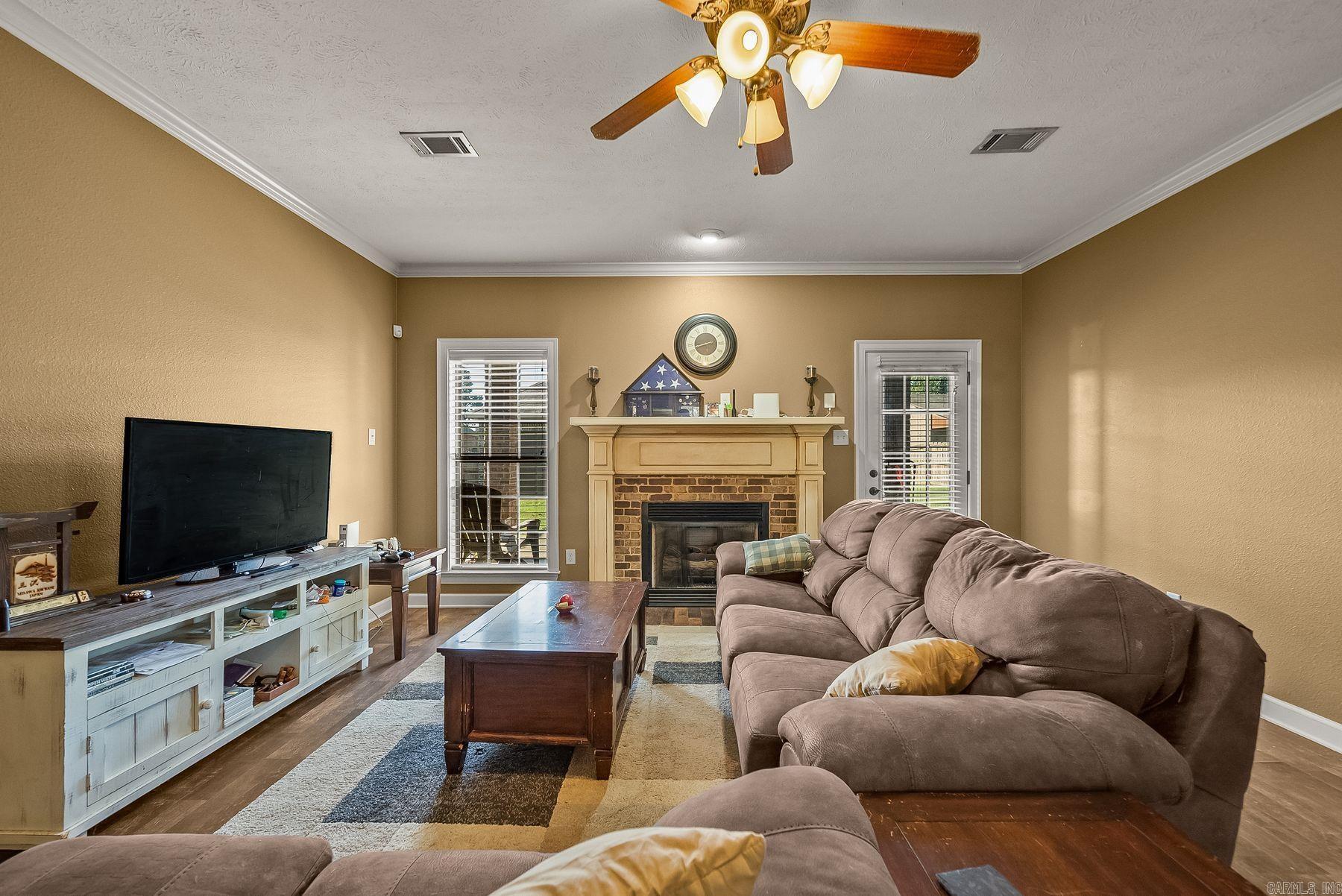 14 Oak Tree Circle Property Photo 4