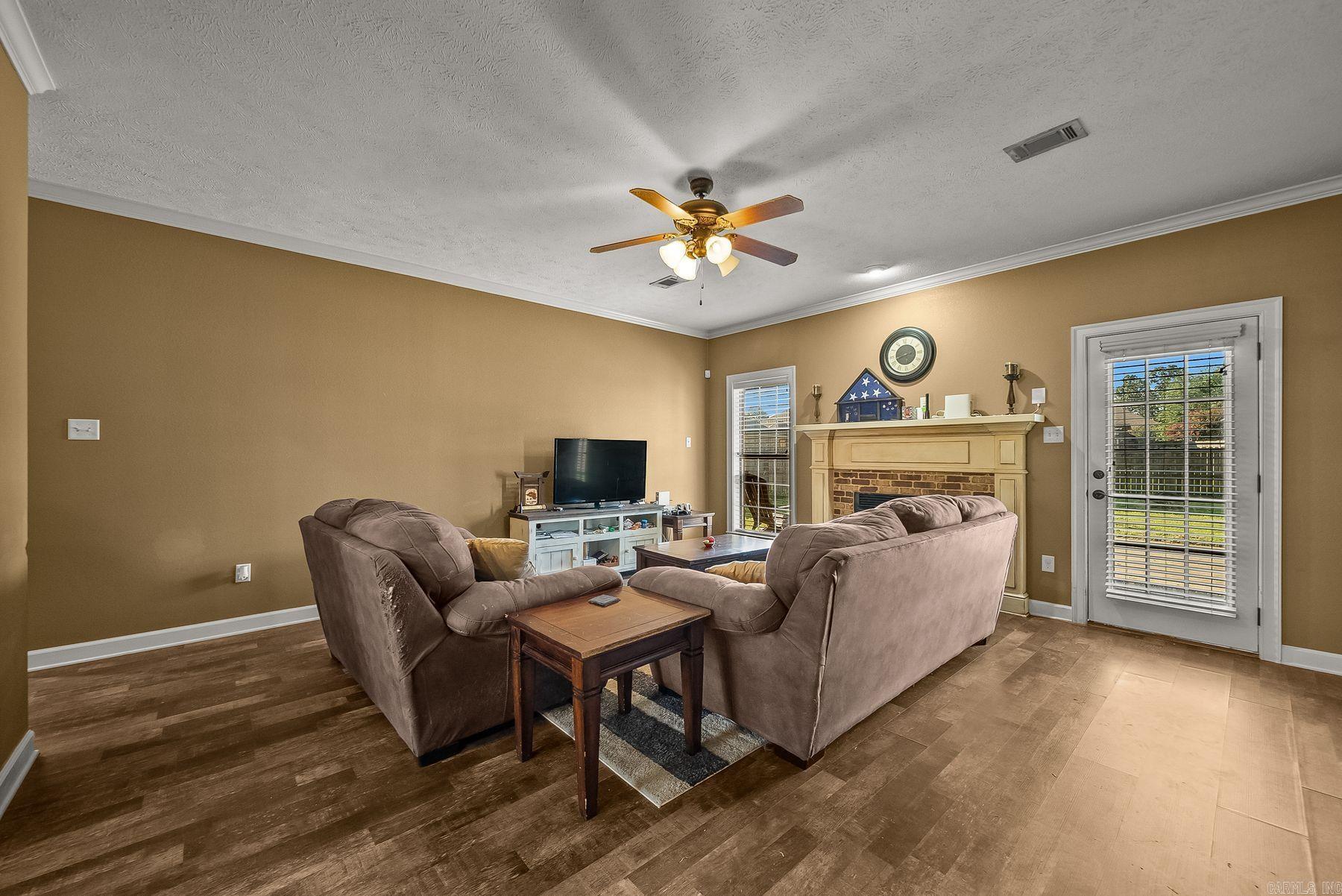 14 Oak Tree Circle Property Photo 6