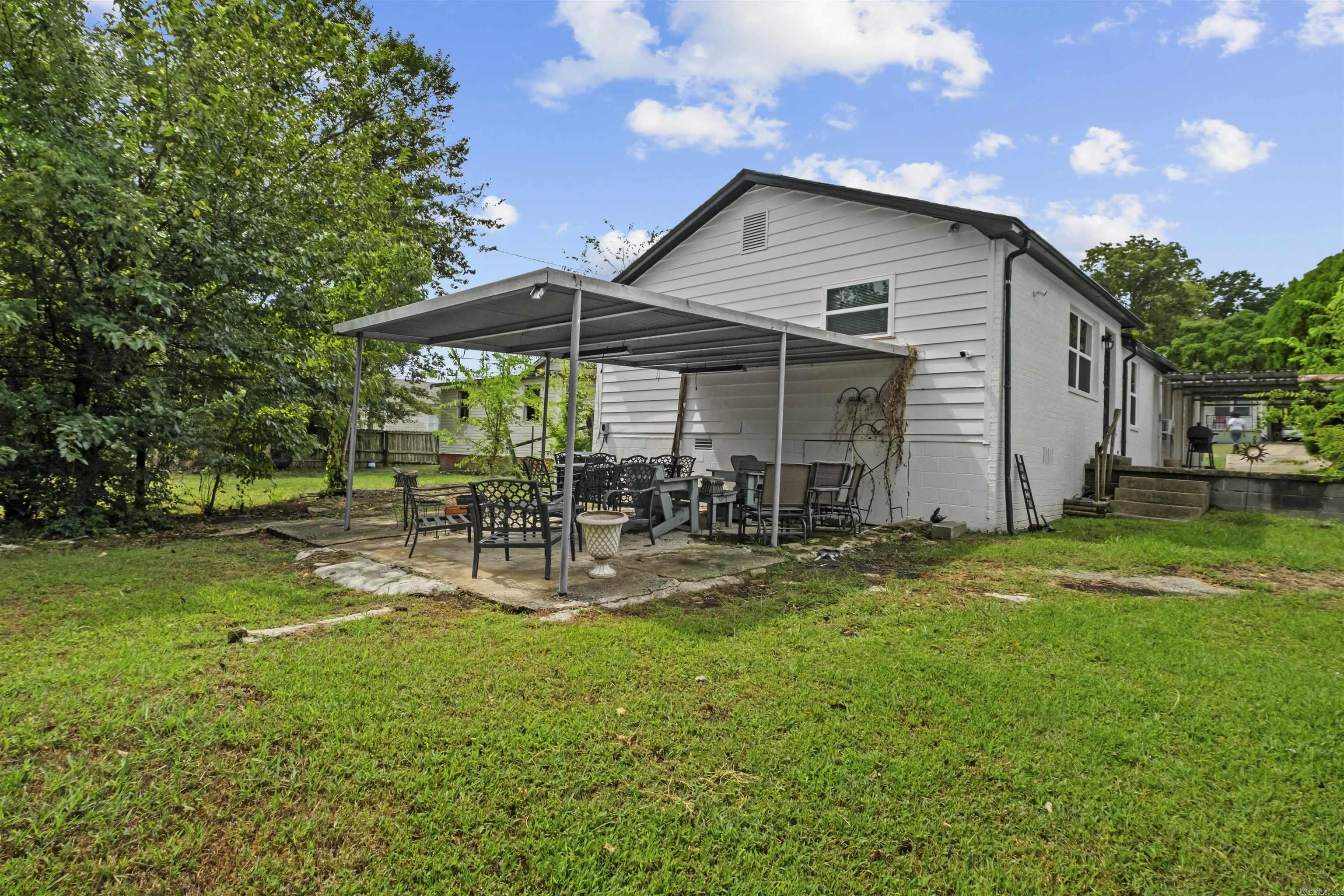 2919 S Spring Street Property Photo 32
