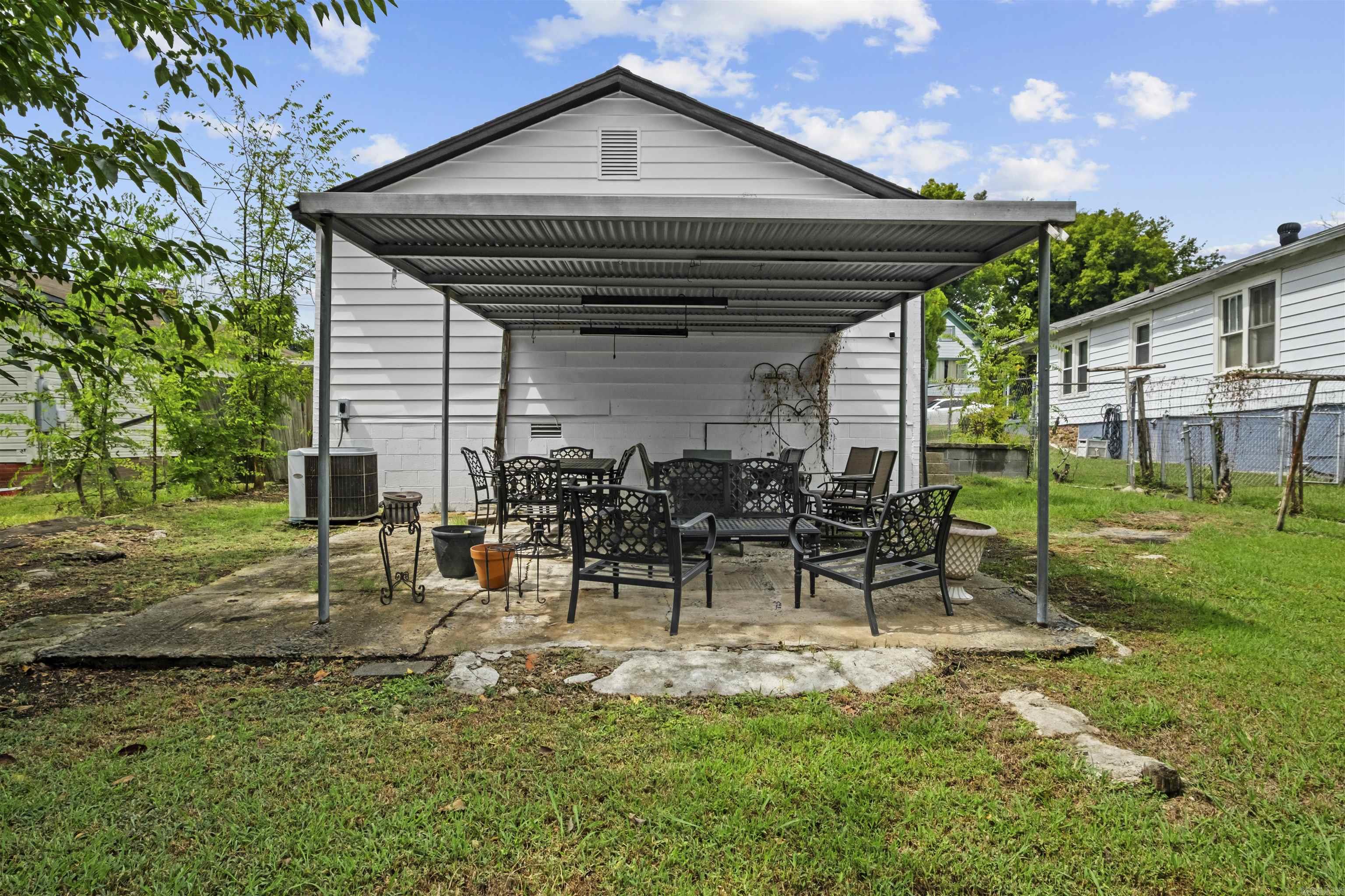2919 S Spring Street Property Photo 34