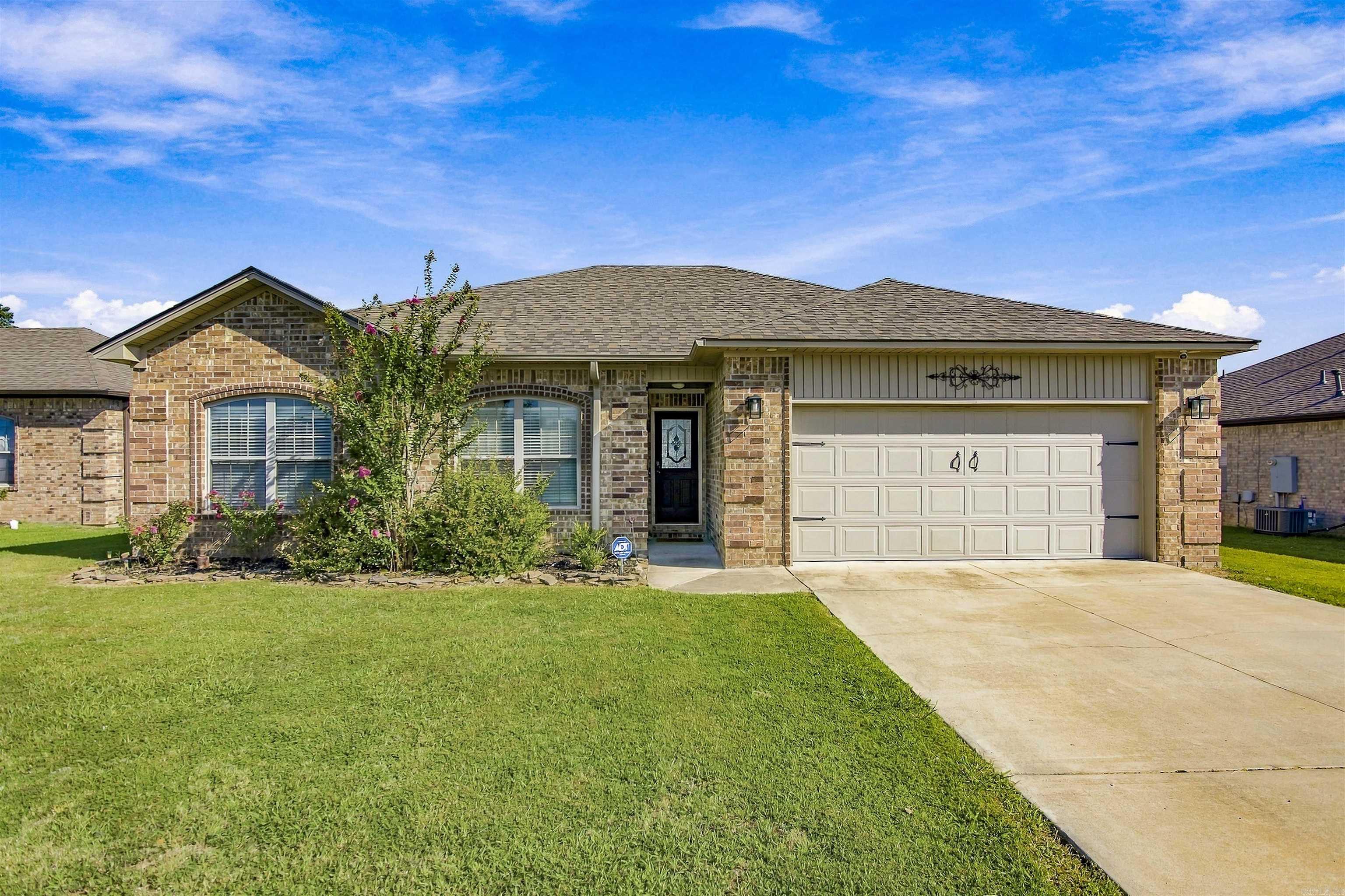 69 Smarty Jones Circle Property Photo 1