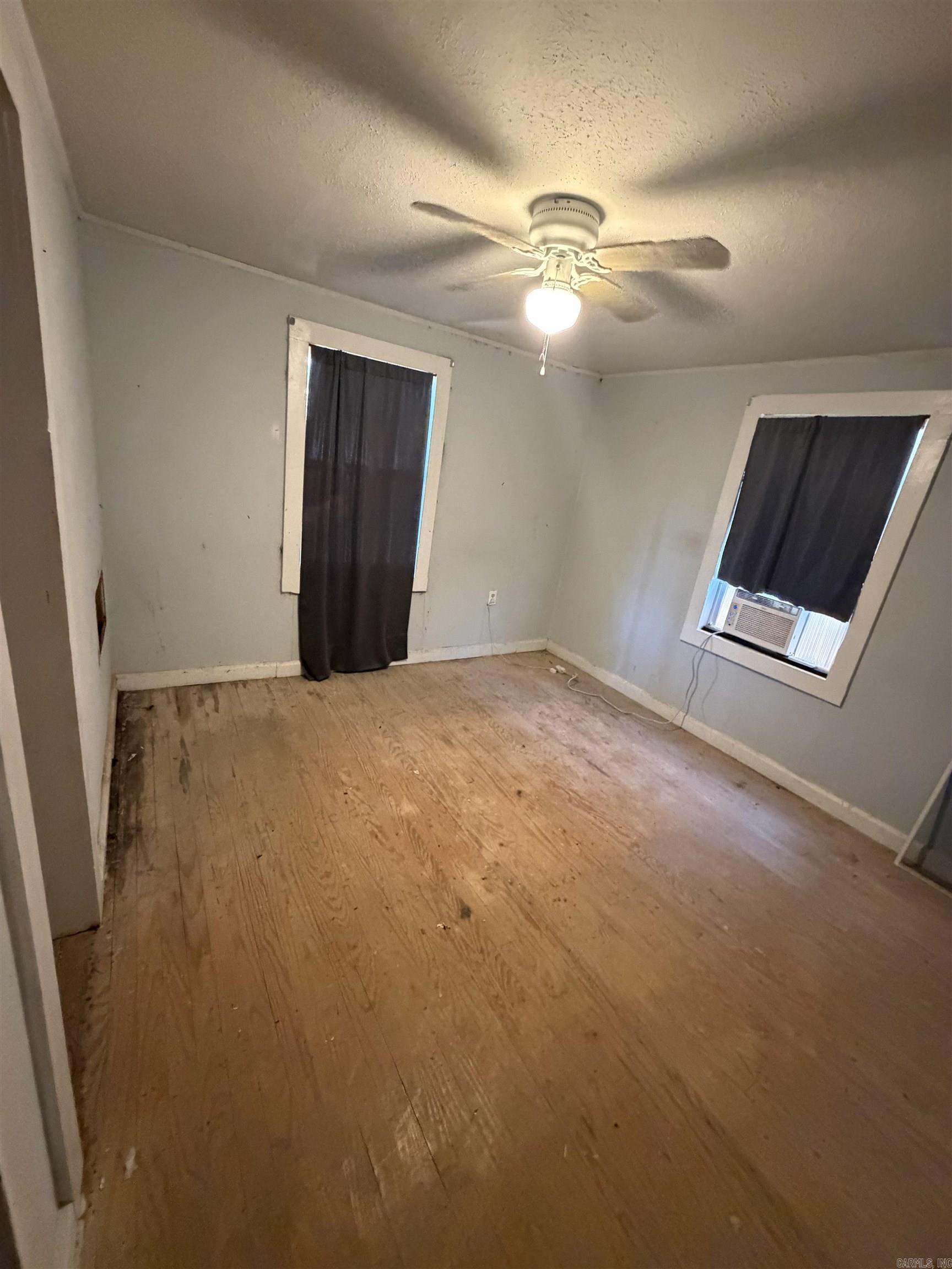 571 Madison 1490 Property Photo 5