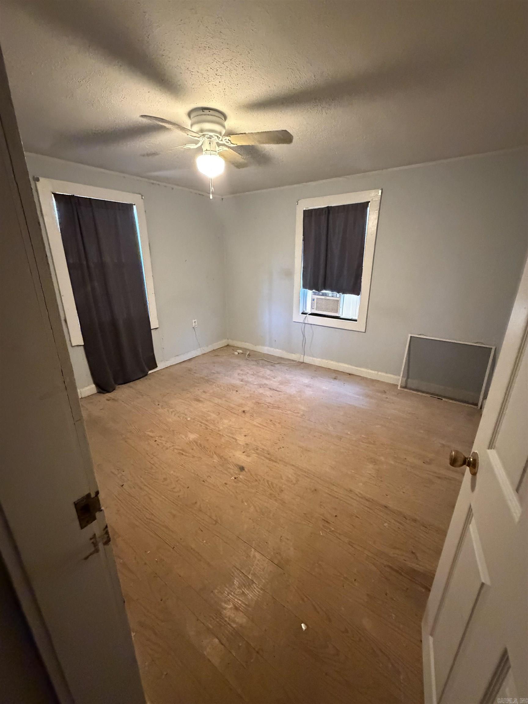 571 Madison 1490 Property Photo 7