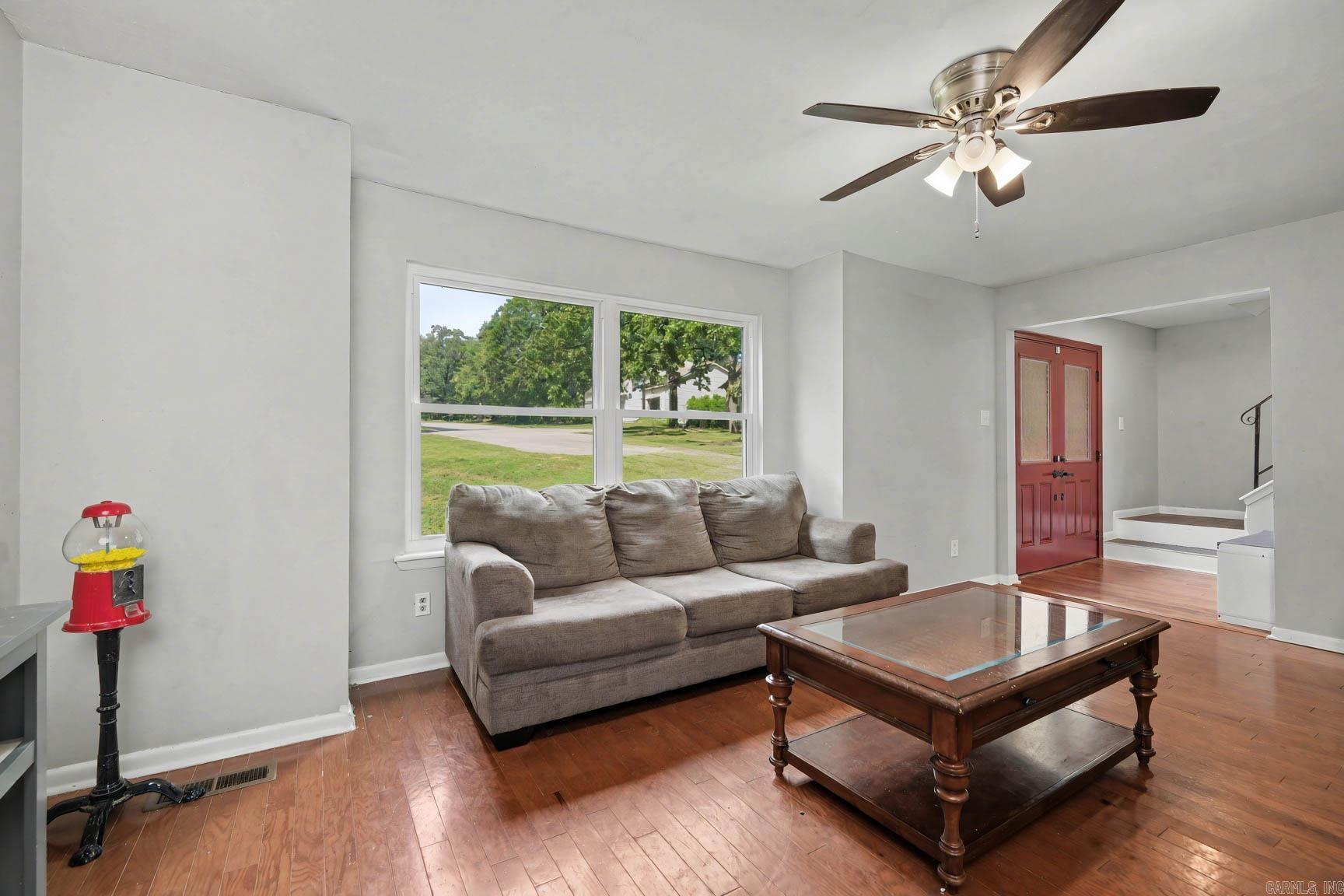 12 Sallisaw Ct Property Photo 6
