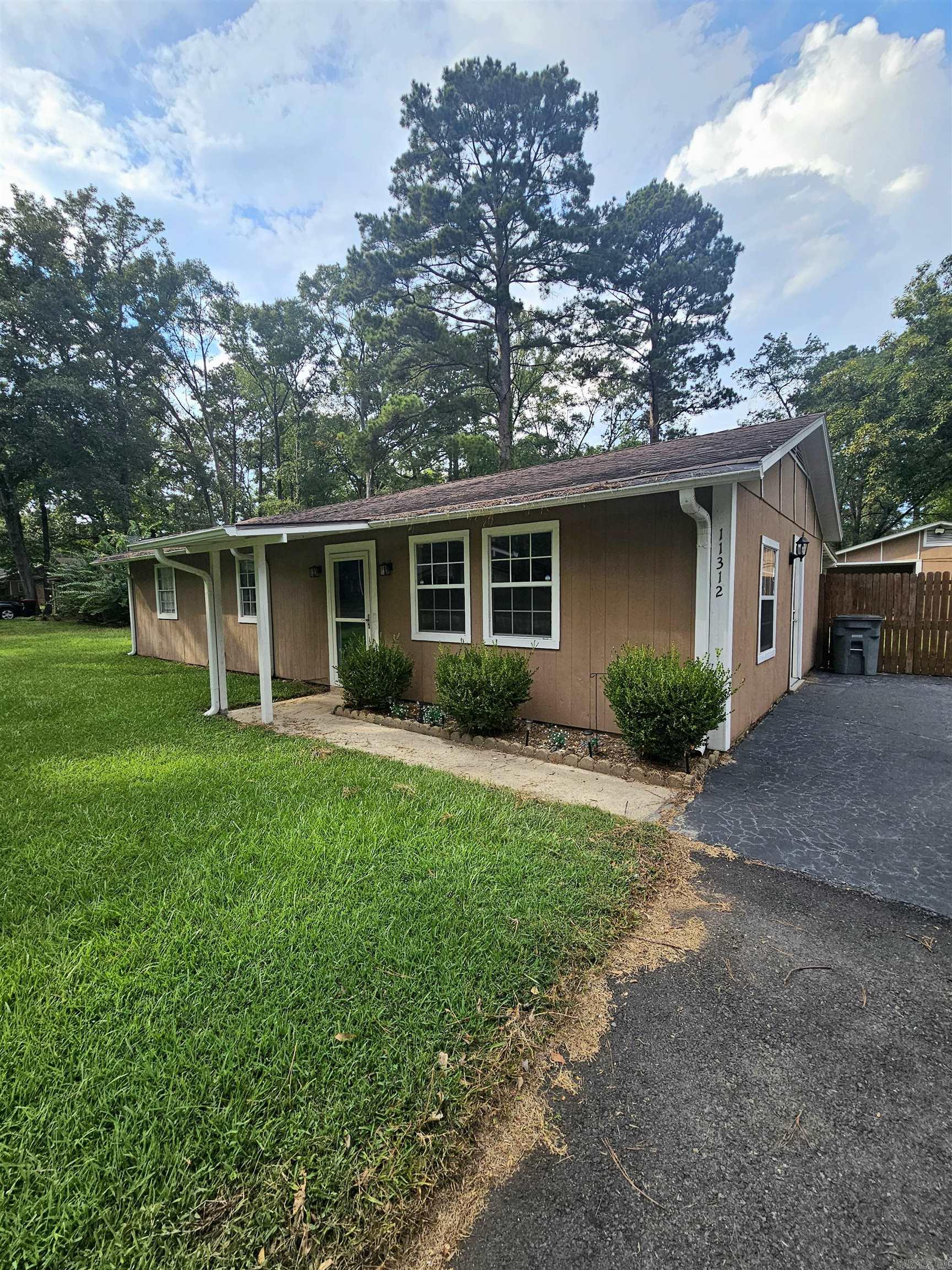 11312 Vine St Property Photo 2