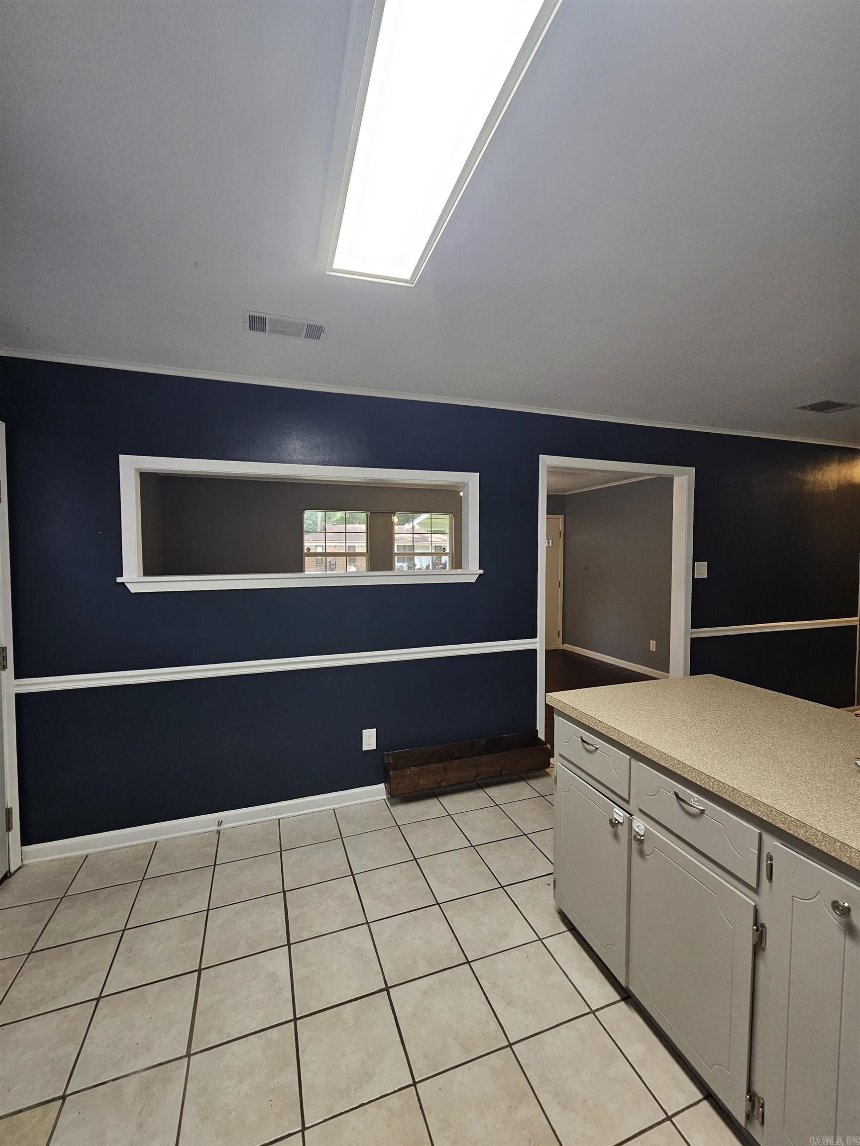 11312 Vine St Property Photo 7