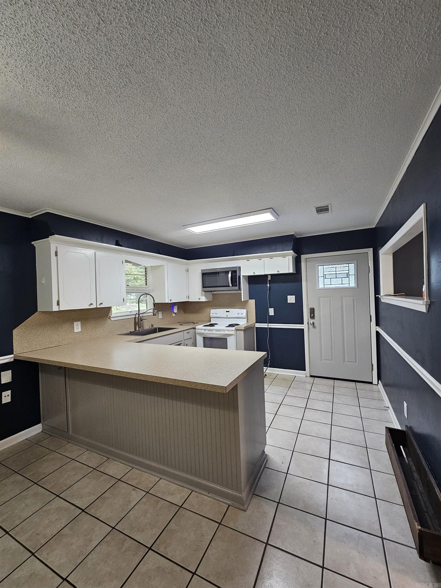 11312 Vine St Property Photo 9