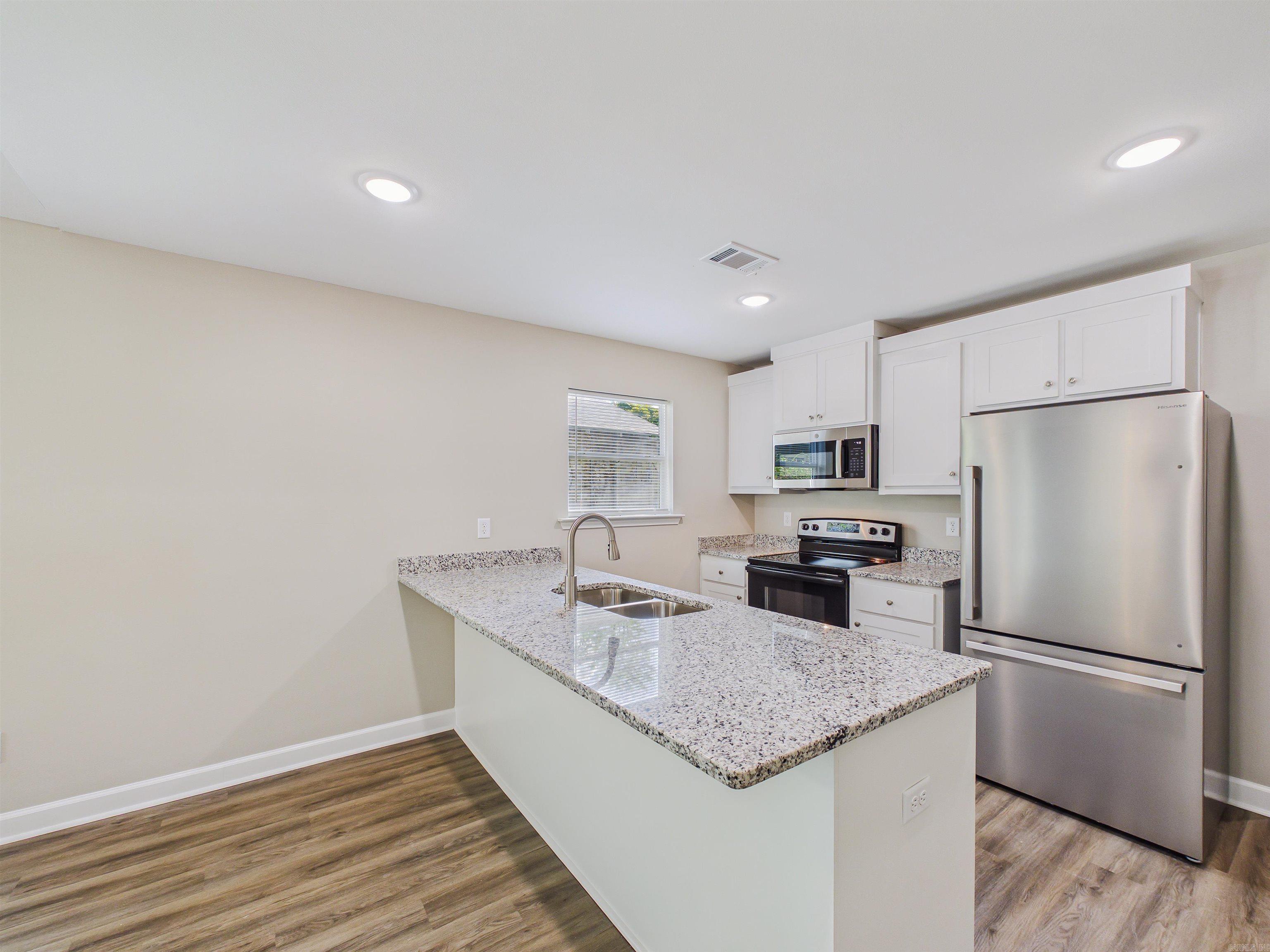 3306 Cobb Street Property Photo 6