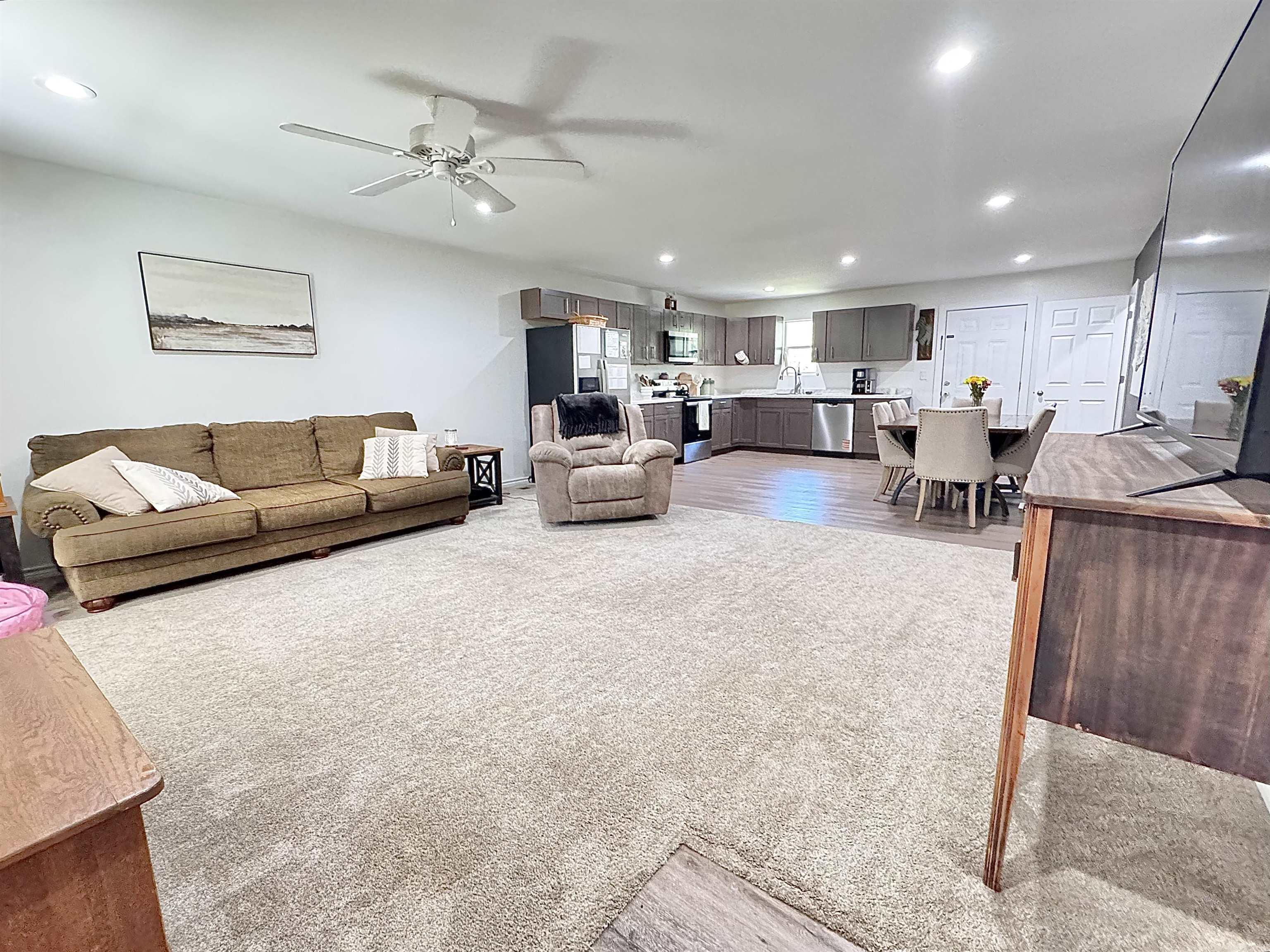 1421 E Justice Road Property Photo 6