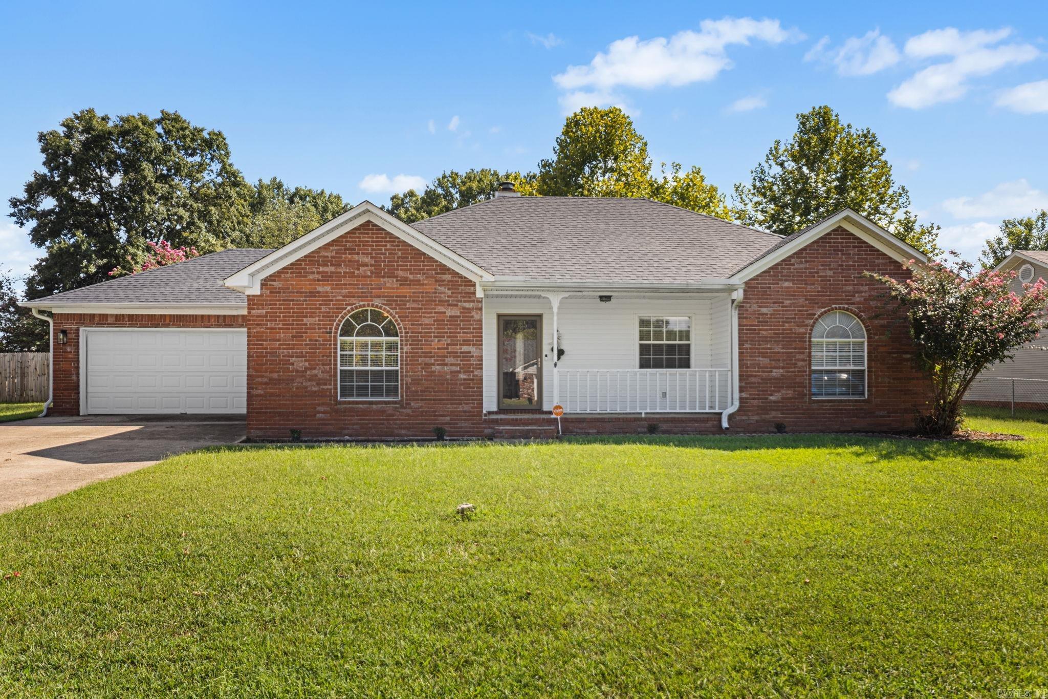 15 Red Oak Drive Property Photo 1